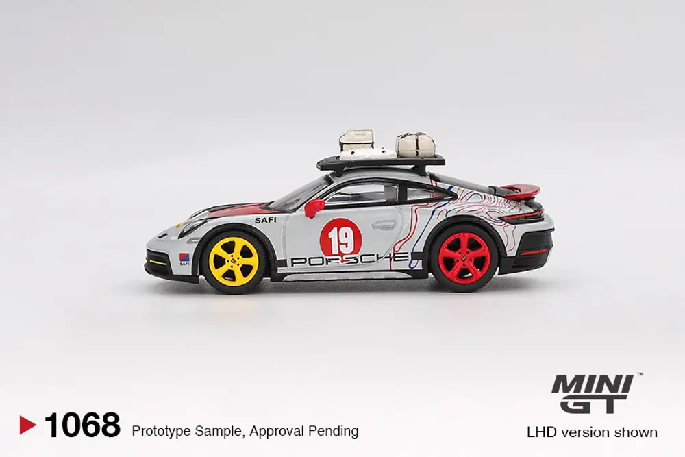 Mini GT Porsche 911 Dakar "Uncle Rally" BL 1068