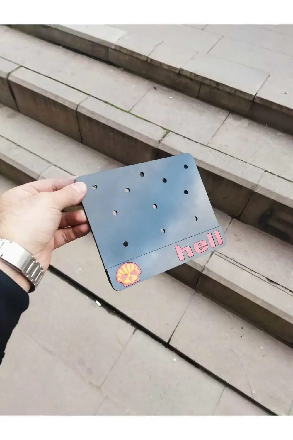 MİNİ PLAKALIK HELL KİŞİYE ÖZEL LAZER KESİM PEKSİ 12*18cm