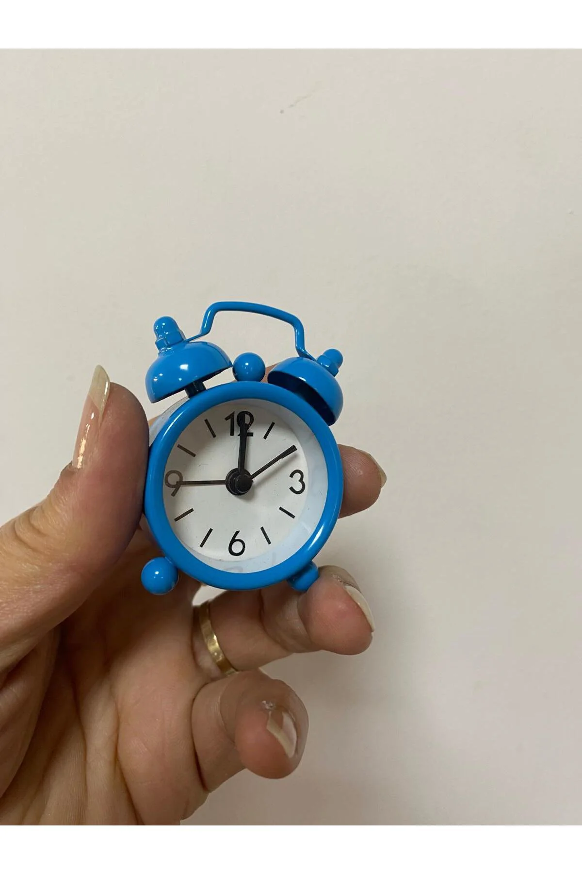 Mini Retro Çalar Saat | Alarm Özellikli Dekoratif Masa Saati 8 x 6 cm
