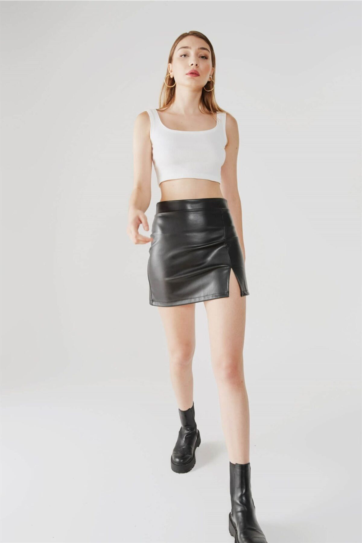 Mini Yırtmaçlı Deri Etek