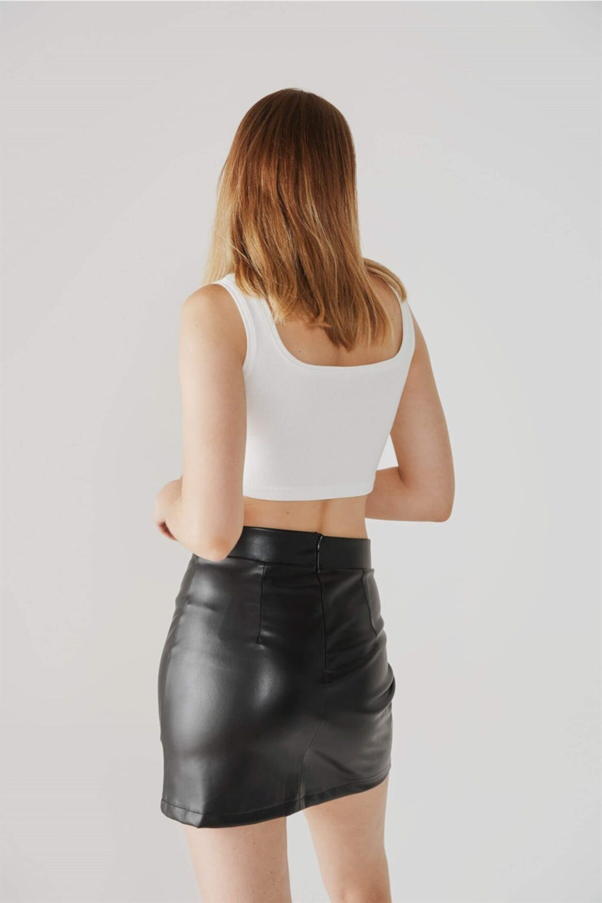 Mini Yırtmaçlı Deri Etek