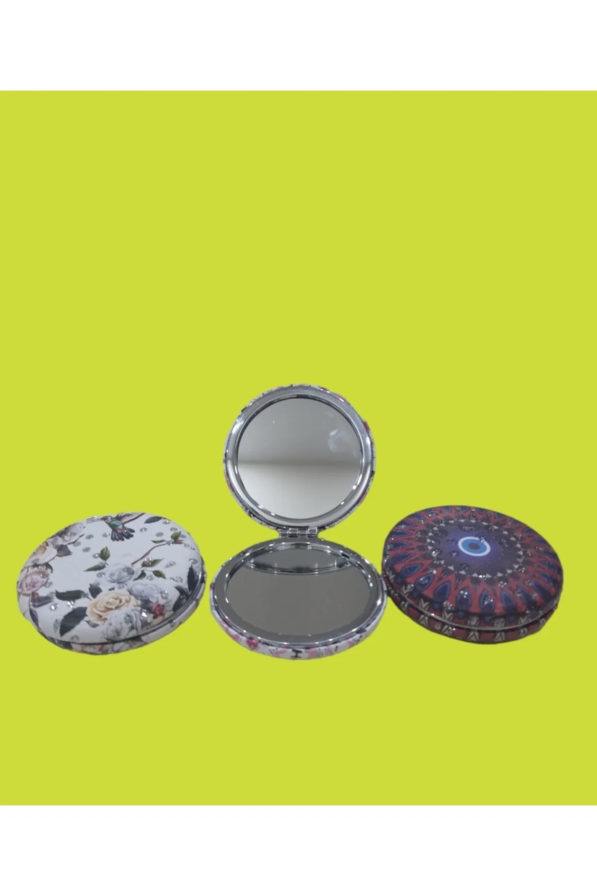 Mini Yuvarlak Desenli Çift Taraflı Bir Tarafı Büyüteçli Katlanır Cep Makyaj Aynası Mini Yuvarlak Desenli Çift Taraflı Bir Tarafı Büyüteçli Katlanır Cep Makyaj Aynası