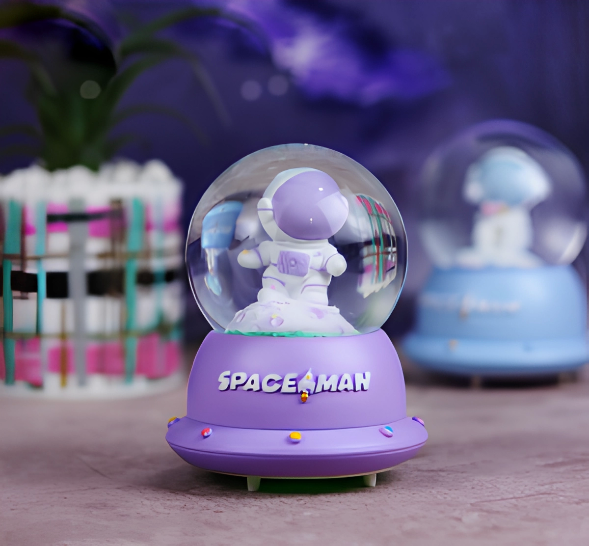 Just Cheap Store Minik Astronot İşikli Kar Küresi Alk3109