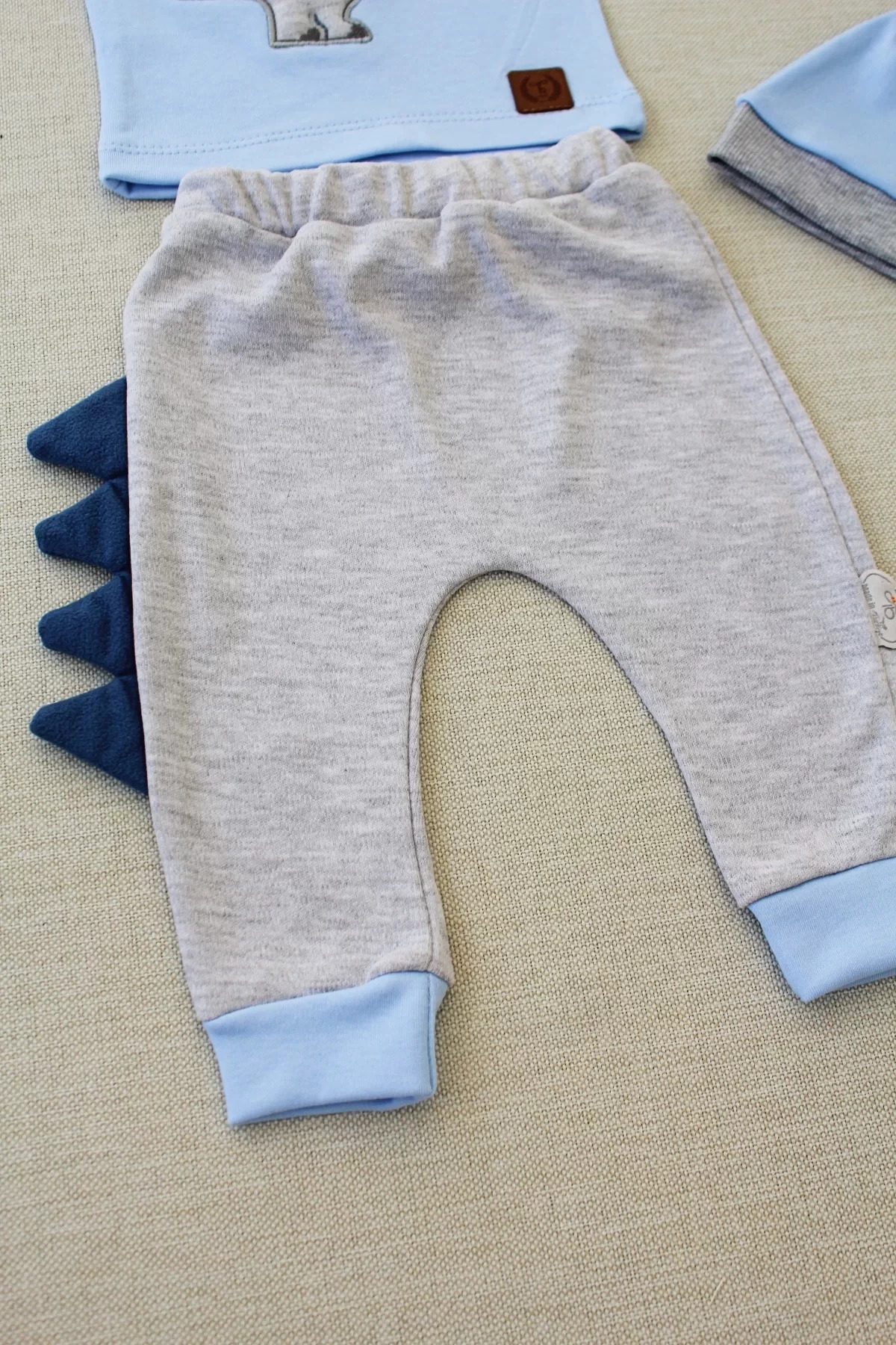 Mcem Store Minik Dino Nakışlı Şapkalı Uzun Kollu Sweat 3Lü Kız-Erkek Bebek T