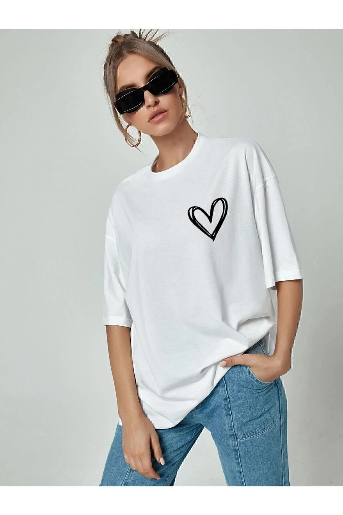 Minimal Kalp Baskılı Beyaz Oversize Tshirt