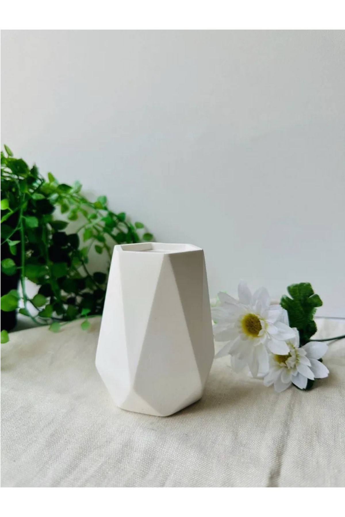 Minimalist Beton Seramik Mini Vazo – Modern Masaüstü Dekoru ve Ço