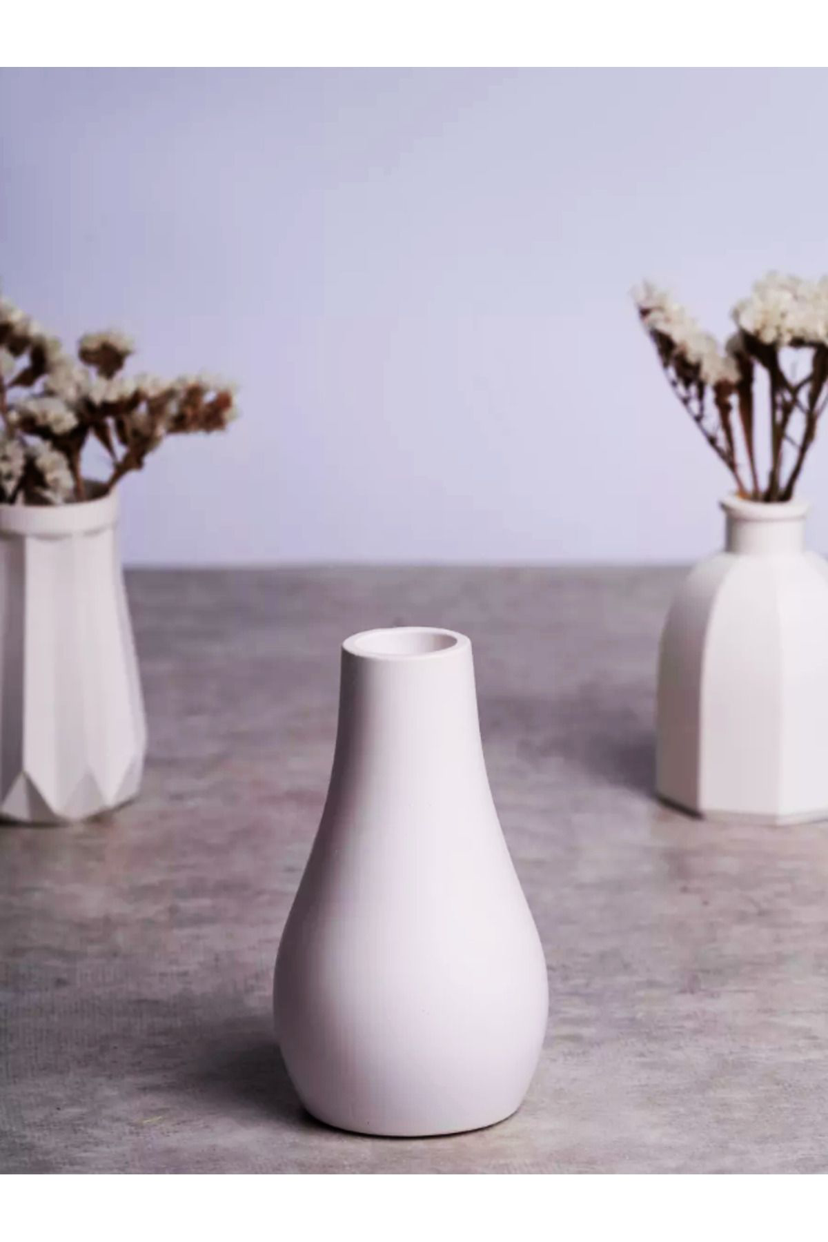 Minimalist Dekoratif Vazo ve Oval Tepsi Seti – Şıklığı Evinize Ta