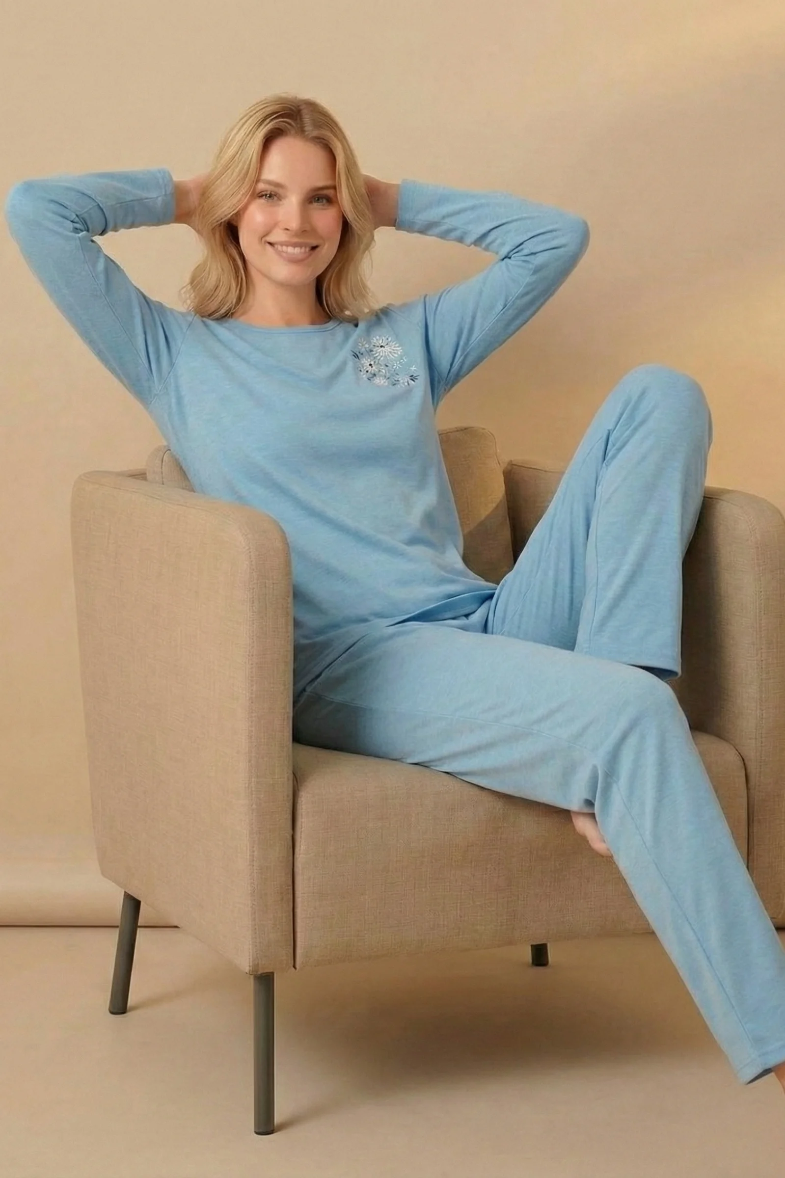 Minimalist Desenli Geniş Beden Sade Şık Uzun Kollu Örme Pijama Takımı, Mavi, 3XL Minimalist Desenli Geniş Beden Sade Şık Uzun Kollu Örme Pijama Takımı, Mavi, 3XL Fiyatı, Yorumları ve Özellikleri
