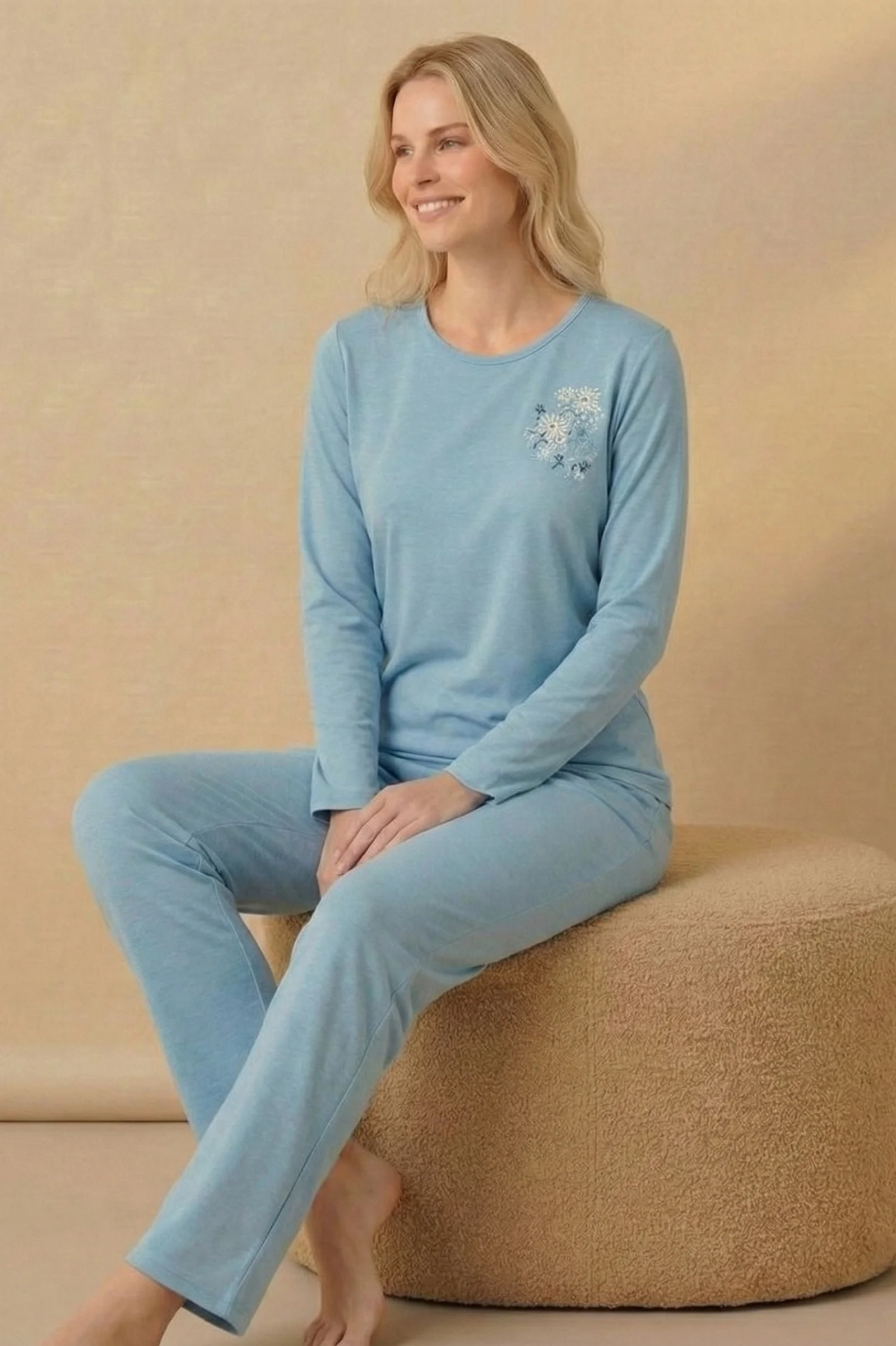 Minimalist Desenli Geniş Beden Sade Şık Uzun Kollu Örme Pijama Takımı, Mavi, 3XL Minimalist Desenli Geniş Beden Sade Şık Uzun Kollu Örme Pijama Takımı, Mavi, 3XL Fiyatı, Yorumları ve Özellikleri