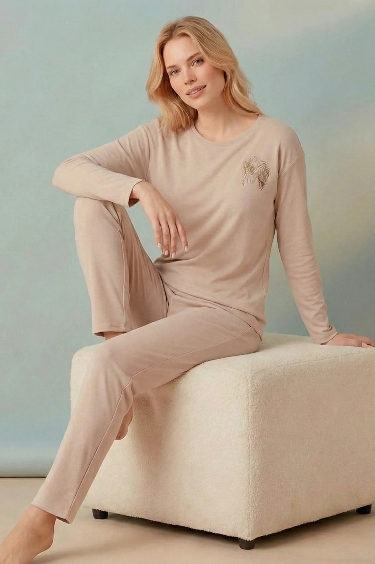 Minimalist Desenli Geniş Beden Sade Şık Uzun Kollu Örme Pijama Takımı, Bej, 3XL Fiyatı, Yorumları ve Özellikleri