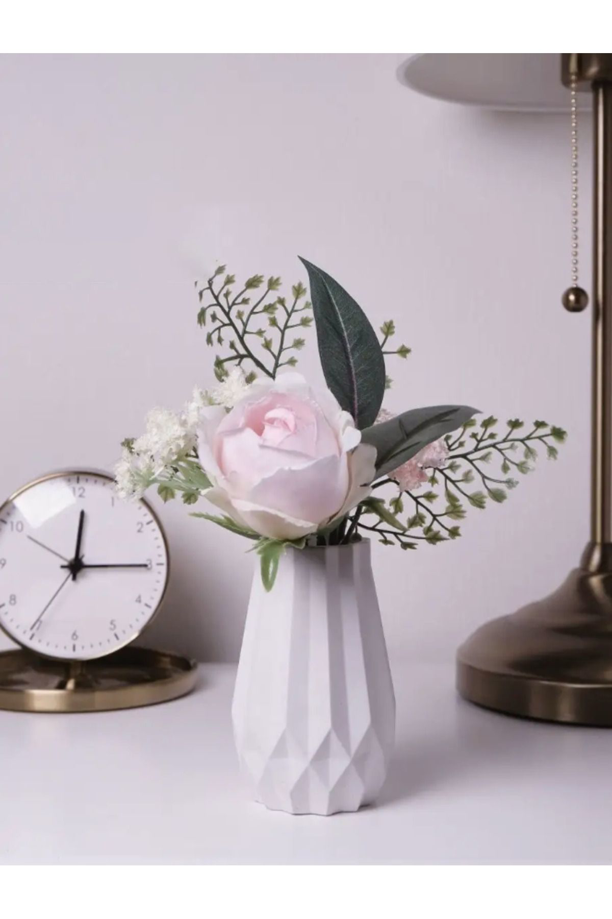 Minimalist Geometrik Vazo – Modern ve Şık Dekorasyon Ürünü
