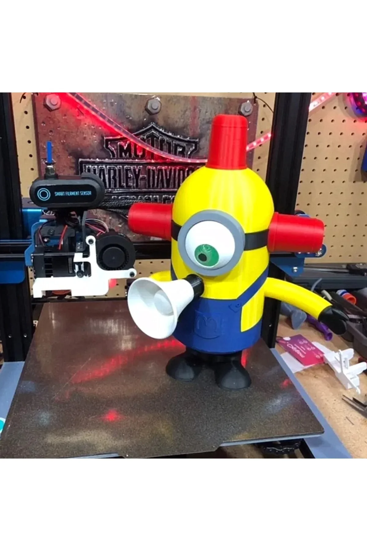 Minion Carl Bee Doo Oyuncak Figür 15 Cm (büyük Boy)