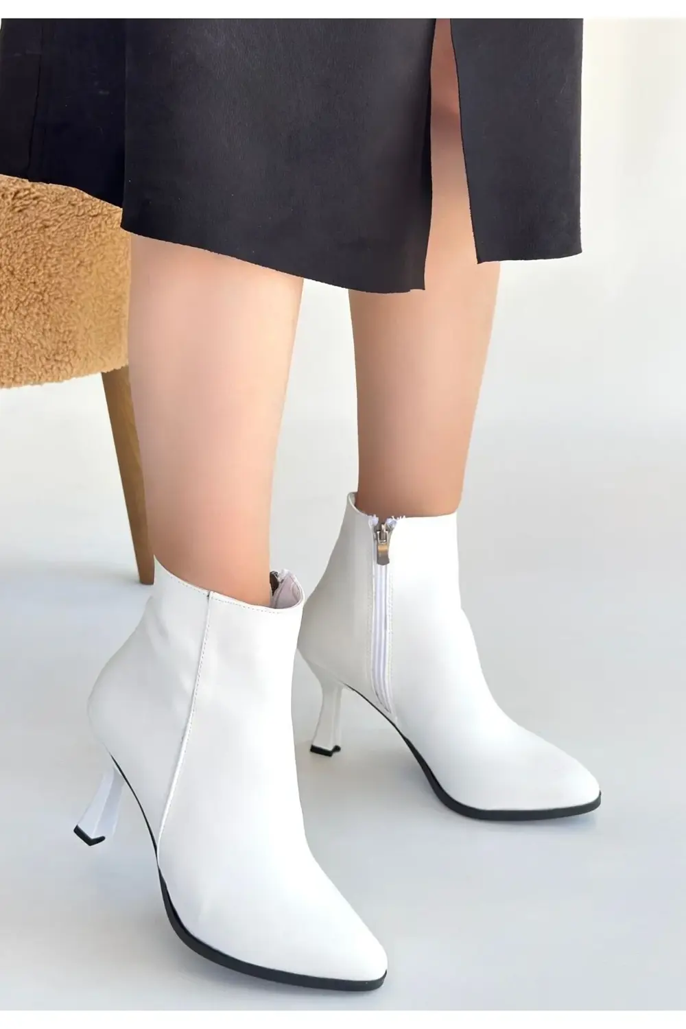 Mişha Beyaz Cilt Topuklu Bot