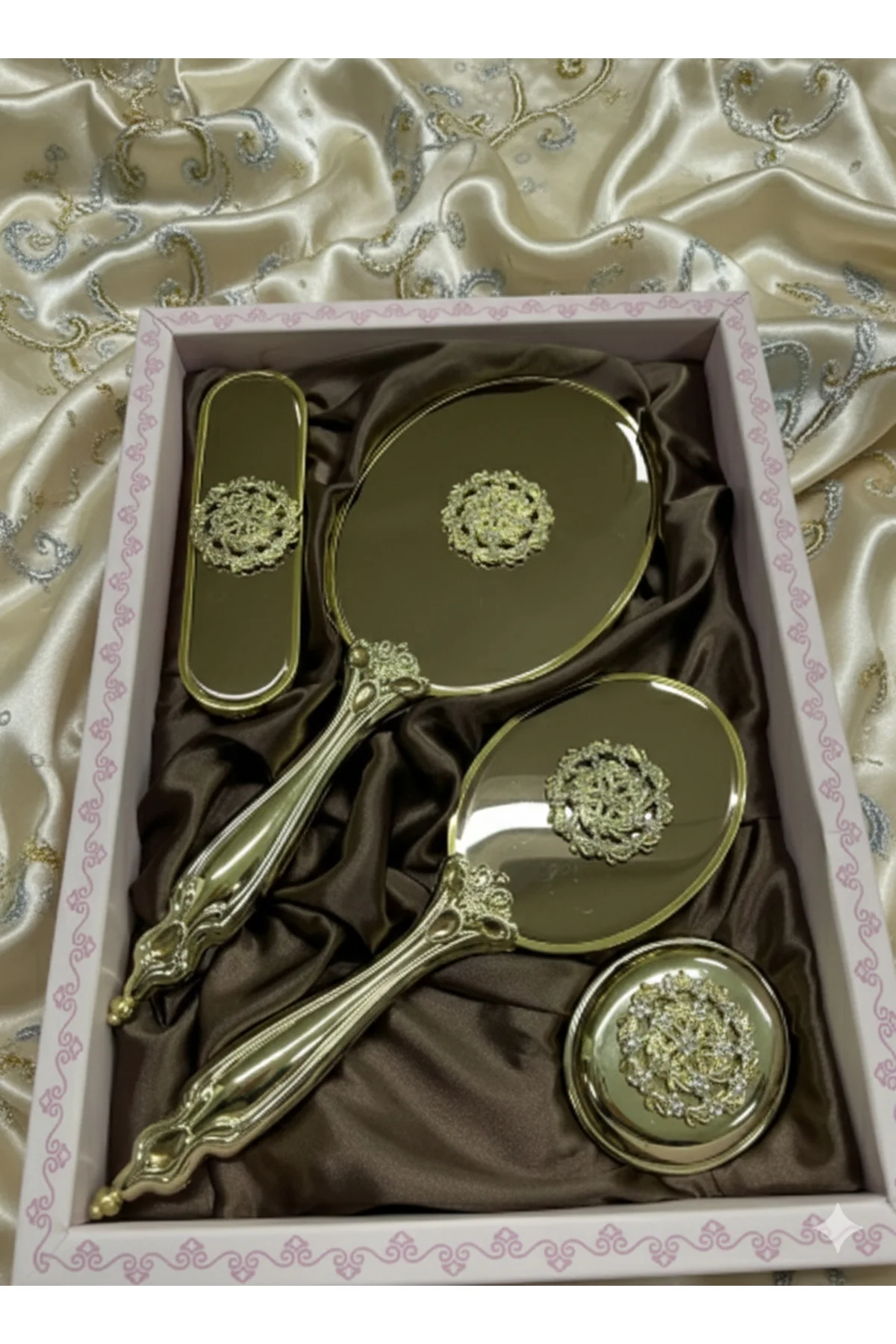 MissAyza GOLD SERİSİ ÇEYİZLİK, HEDİYELİK 4 PARÇA LÜKS AYNA SETİ 004