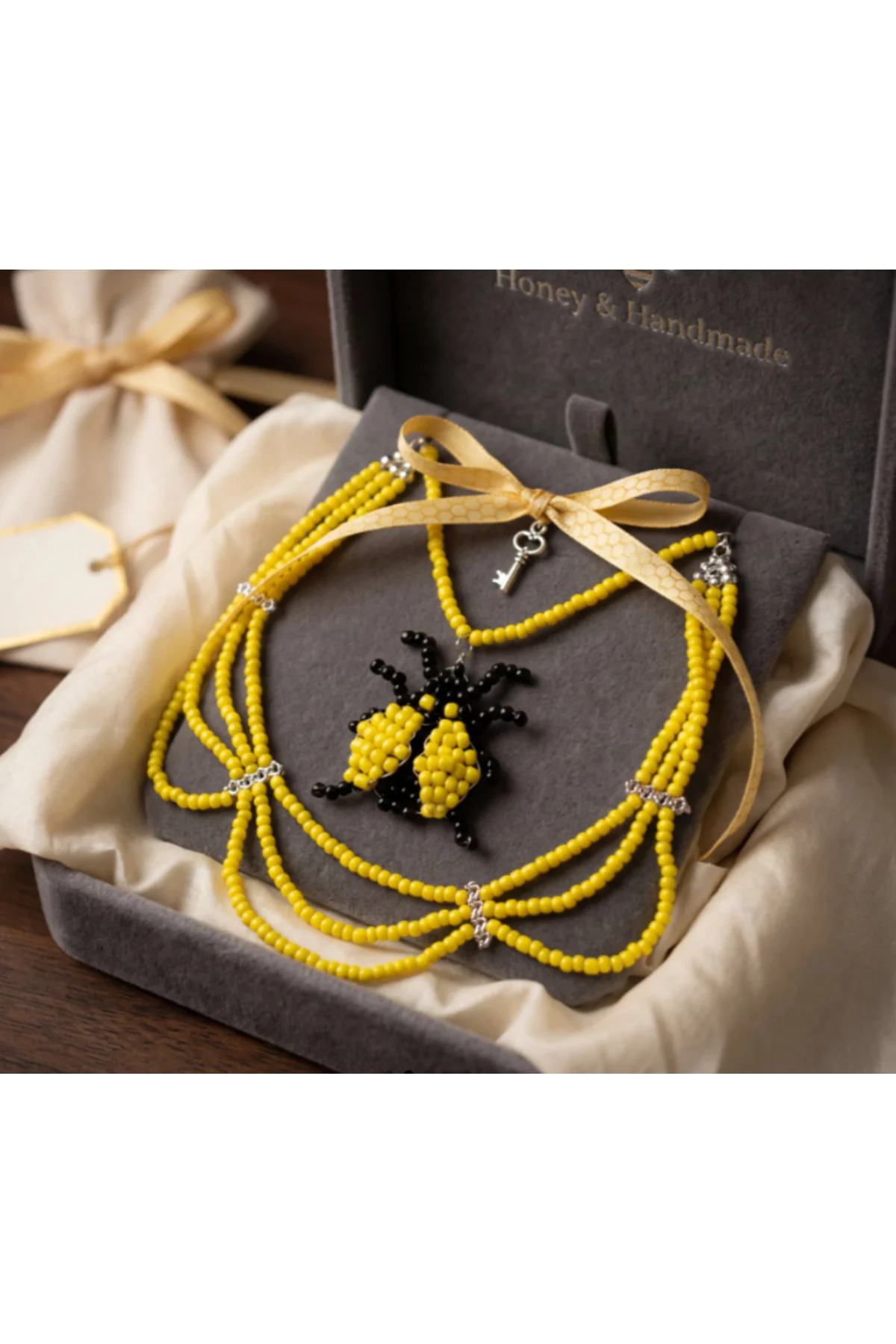 MK Design Jewelry Sarı Siyah Uğur Böceği Kolye MK Design Jewelry Sarı Siyah Uğur Böceği Kolye