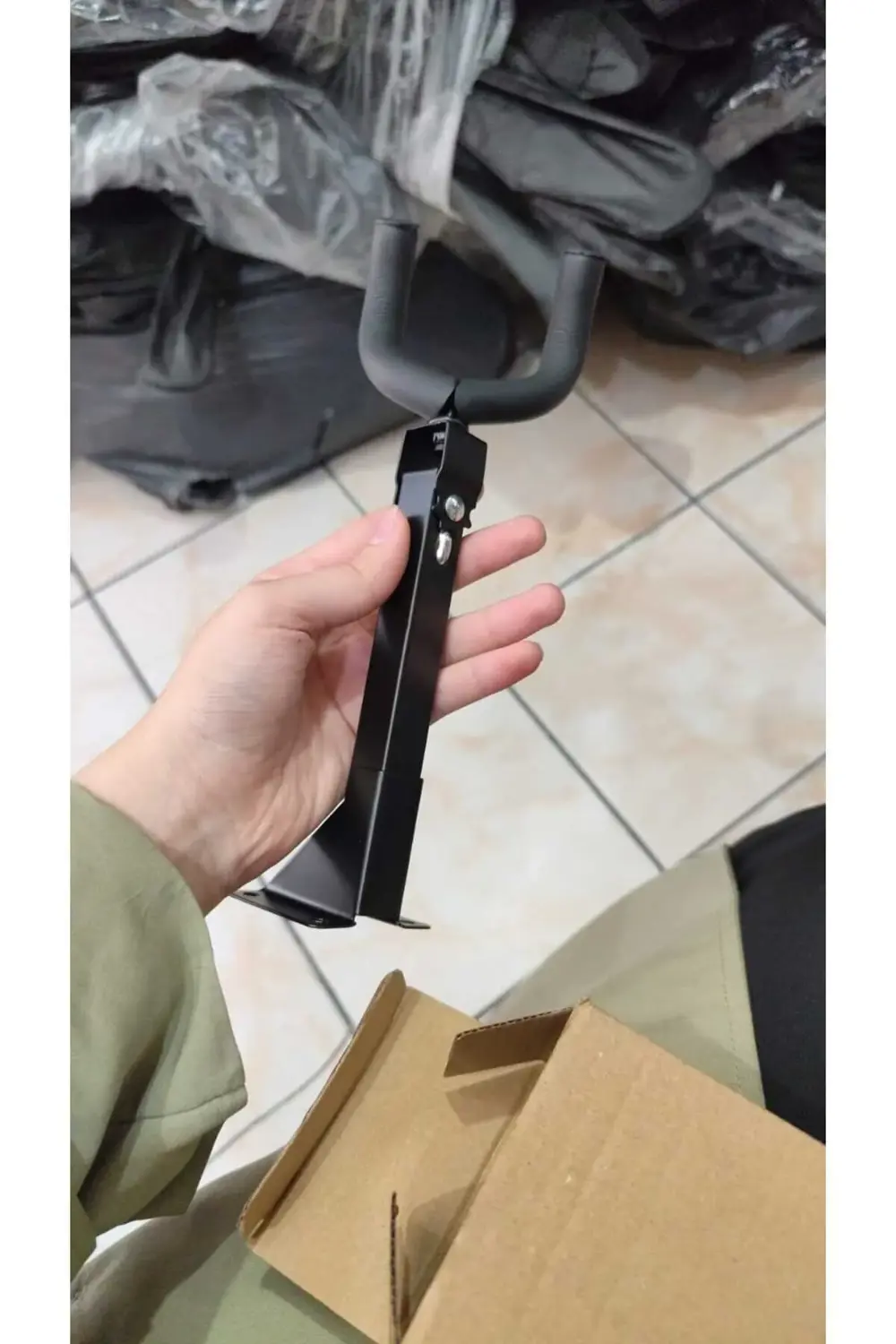 MNT0225 Gitar Duvar Askısı Standı Aparatı