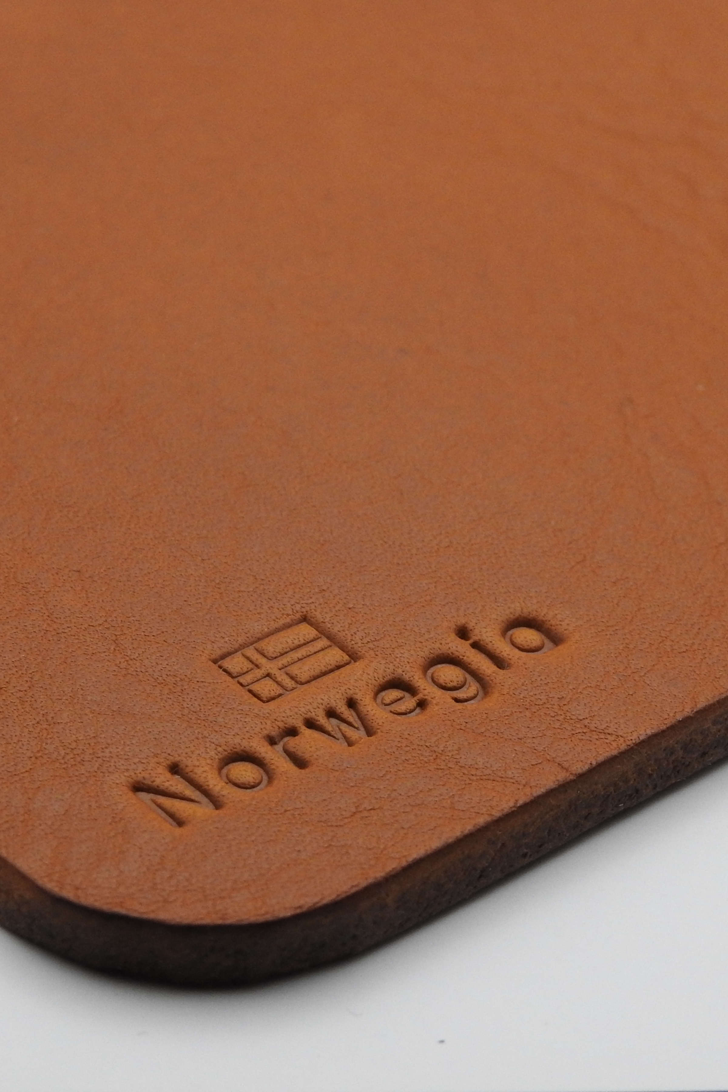 Norwegia Möbel - Mouse Pad - Yumuşak Tutumlu %100 Milled Dana Derisi - Camel