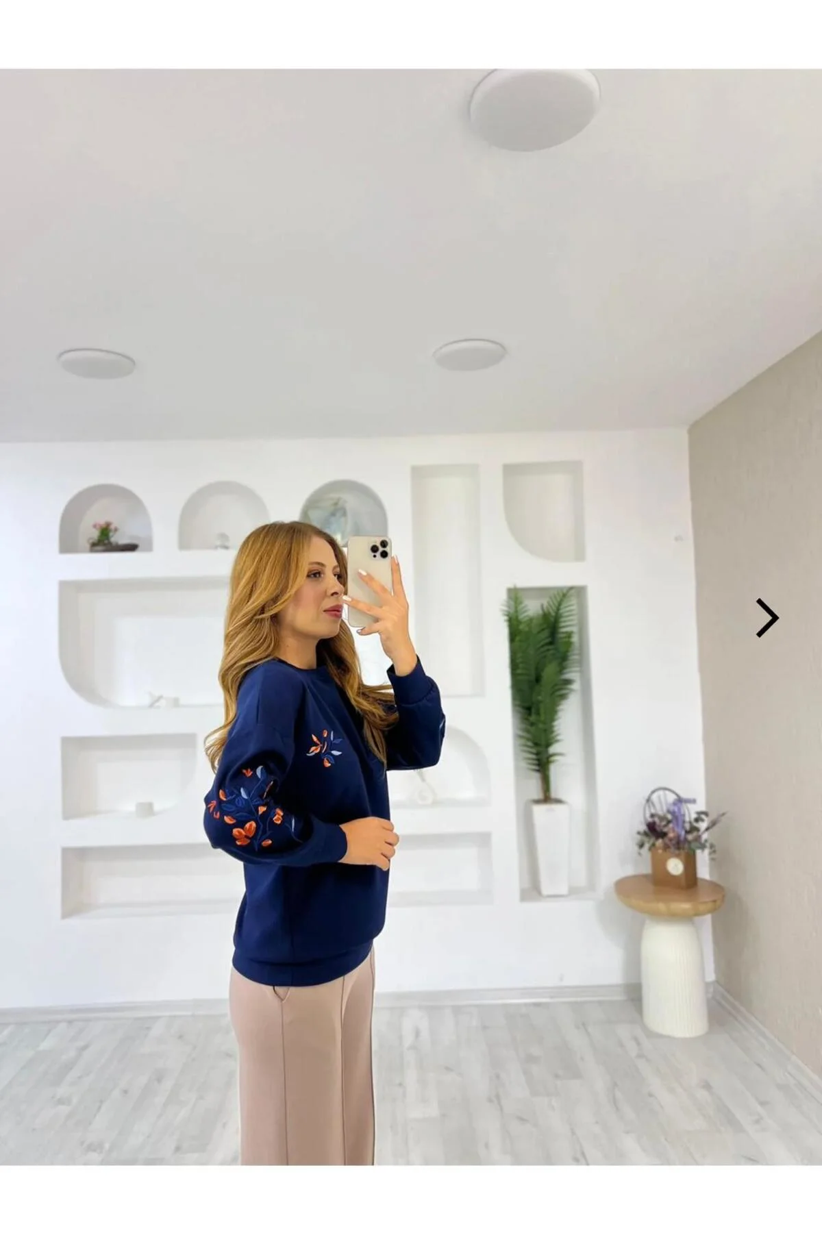 Modal dokulu işlemeli bisiklet yaka sweatshirt