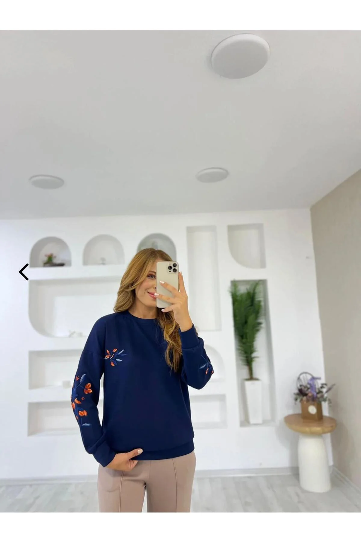 Modal dokulu işlemeli bisiklet yaka sweatshirt