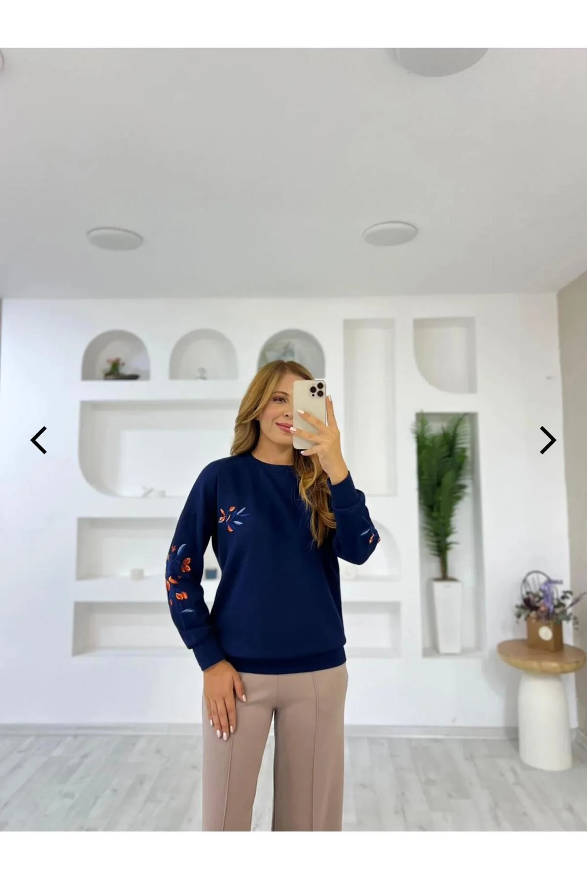 Modal dokulu işlemeli bisiklet yaka sweatshirt
