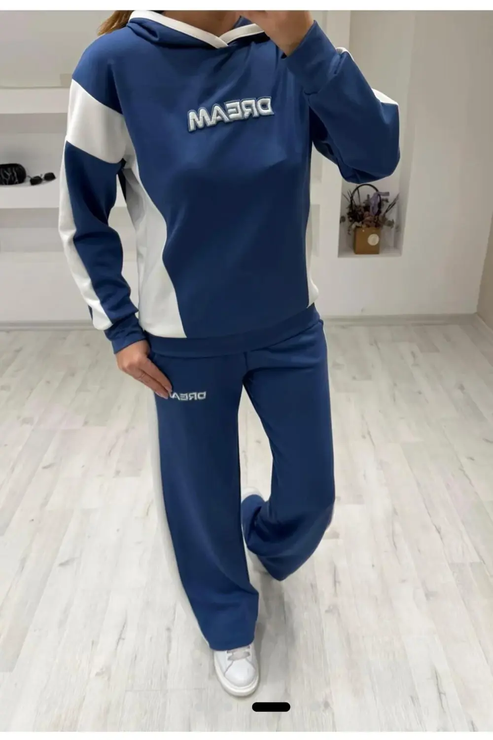 modal dokulu kapşonlu nakışlı şeritli detaylı takım