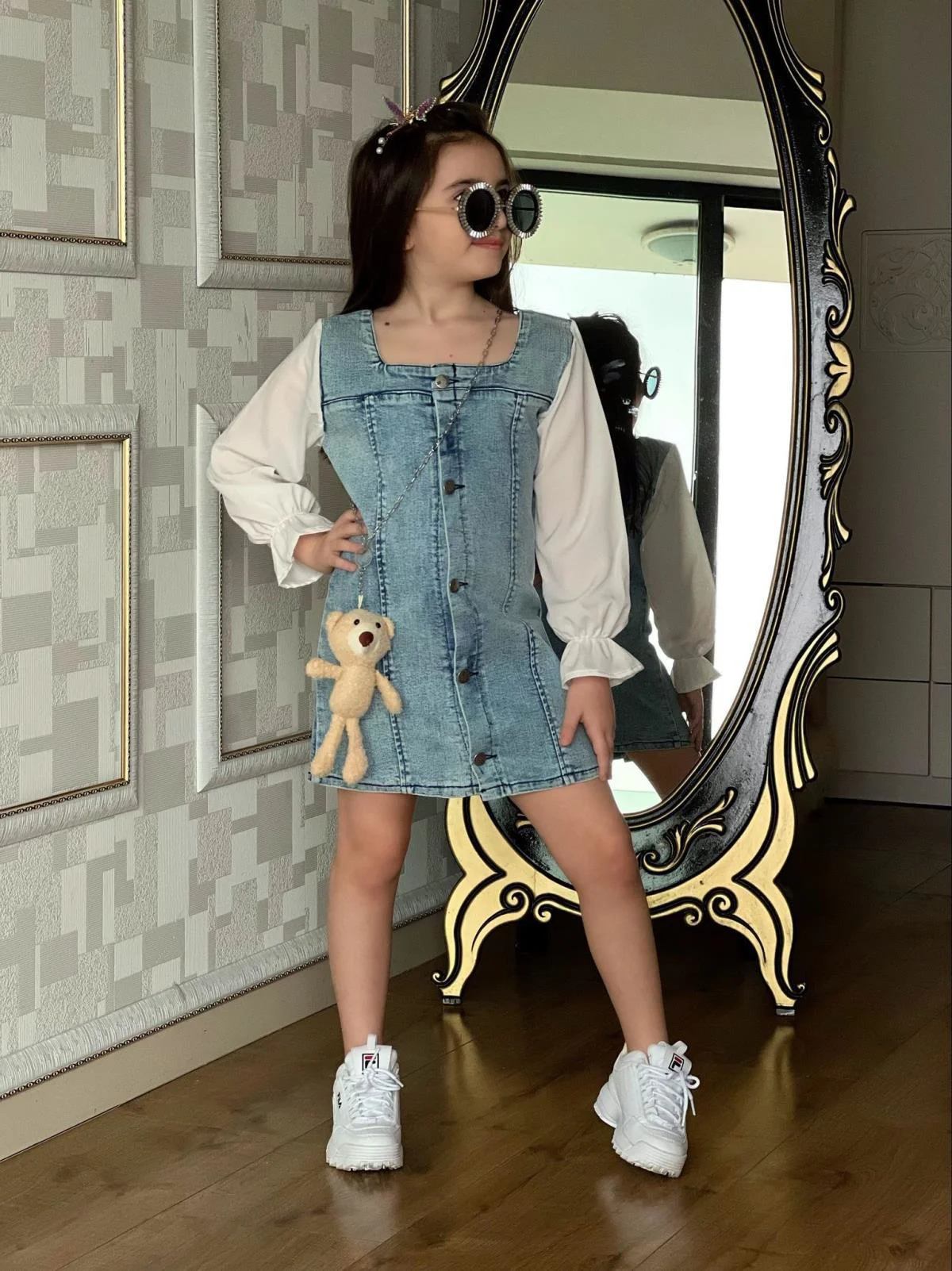 MODAVALS AYICIK AKSESUARLI DÜĞME DETAYLI KIZ ÇOCUK KOT ELBİSE MODAVALS AYICIK AKSESUARLI DÜĞME DETAYLI KIZ ÇOCUK KOT ELBİSE
