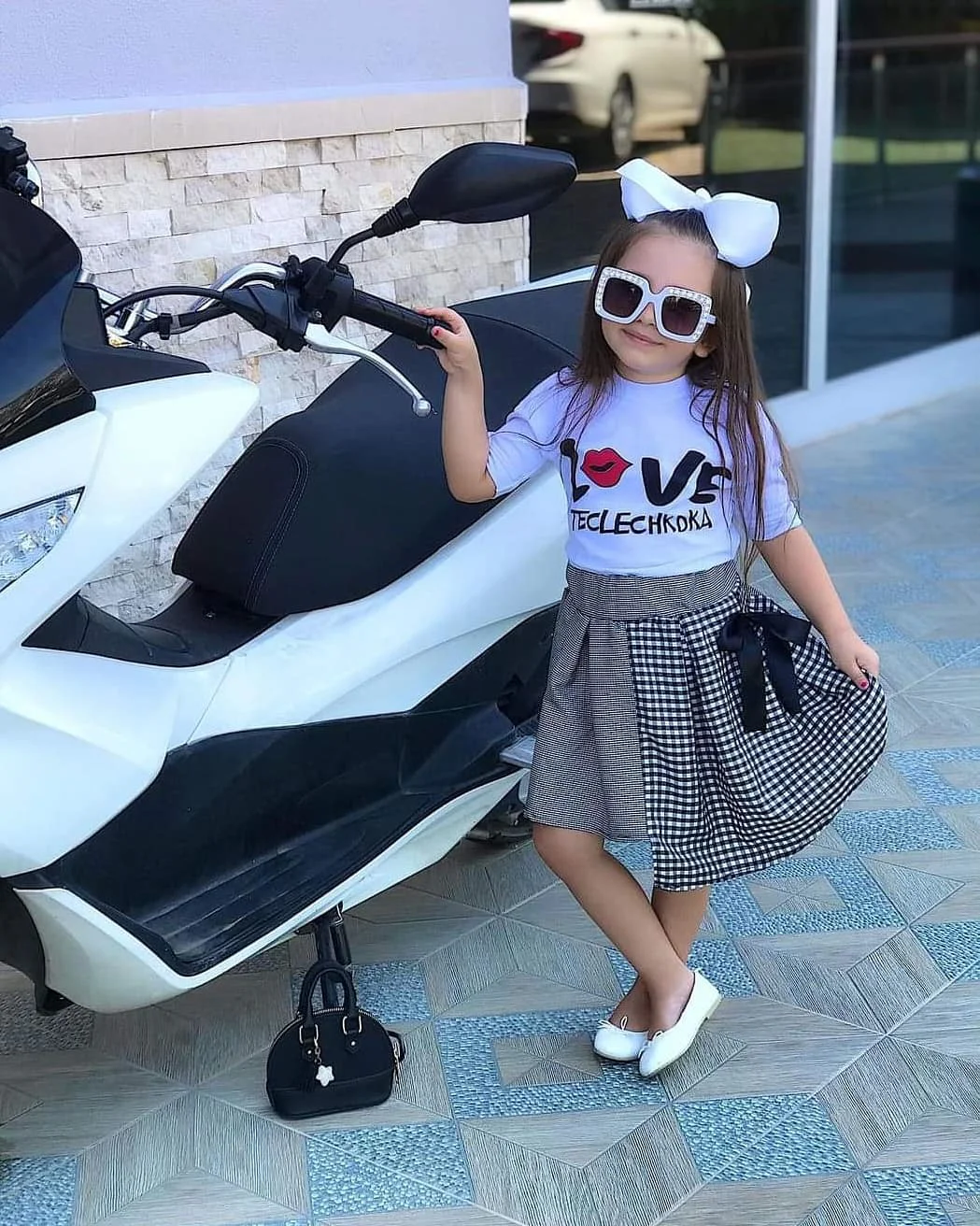 MODAVALS LOVE BASKILI YIRTMAÇ KOL DETAYLI PÖTÜKARE ETEKLİ KIZ ÇOC
