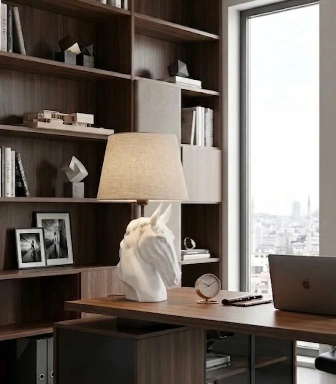Modern At Abajur Beyaz Büst Abajur  Heykel  –  Beyaz Şapka Dekora