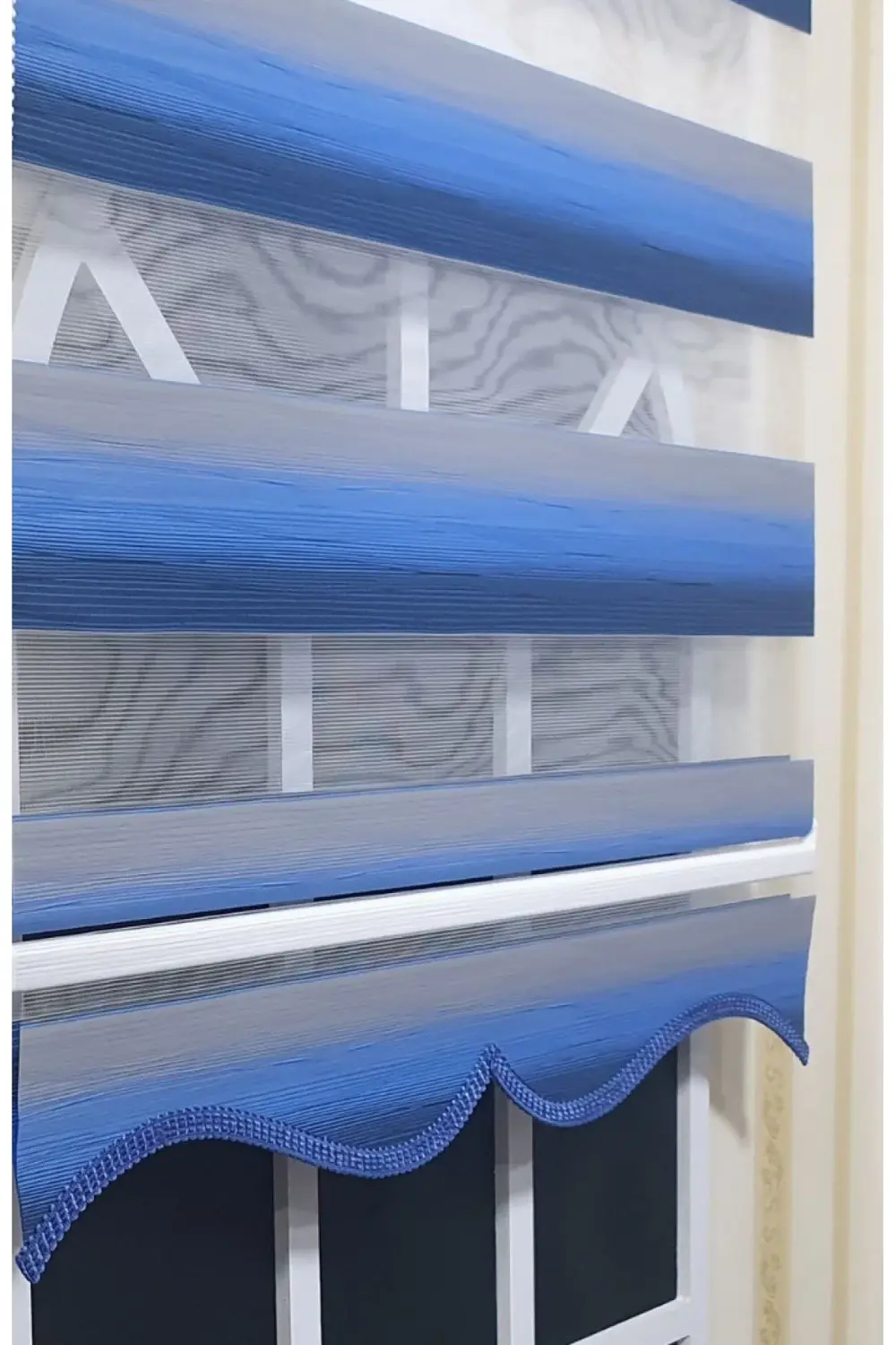 Modern Dekoratif Degrade Zebra Stor Perde Alüminyum Kasalı Yüksek