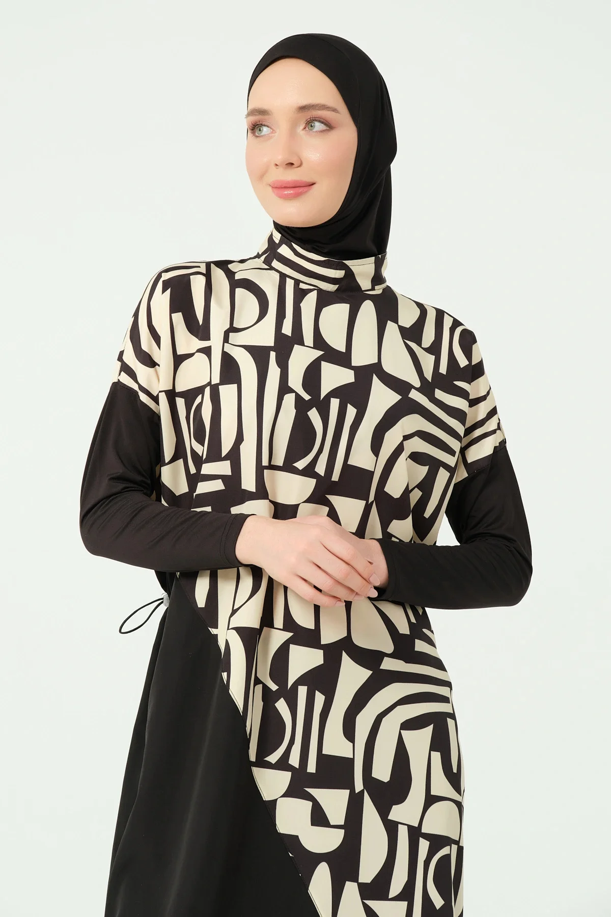 Modern Desenli Rahat Tesettür Mayo