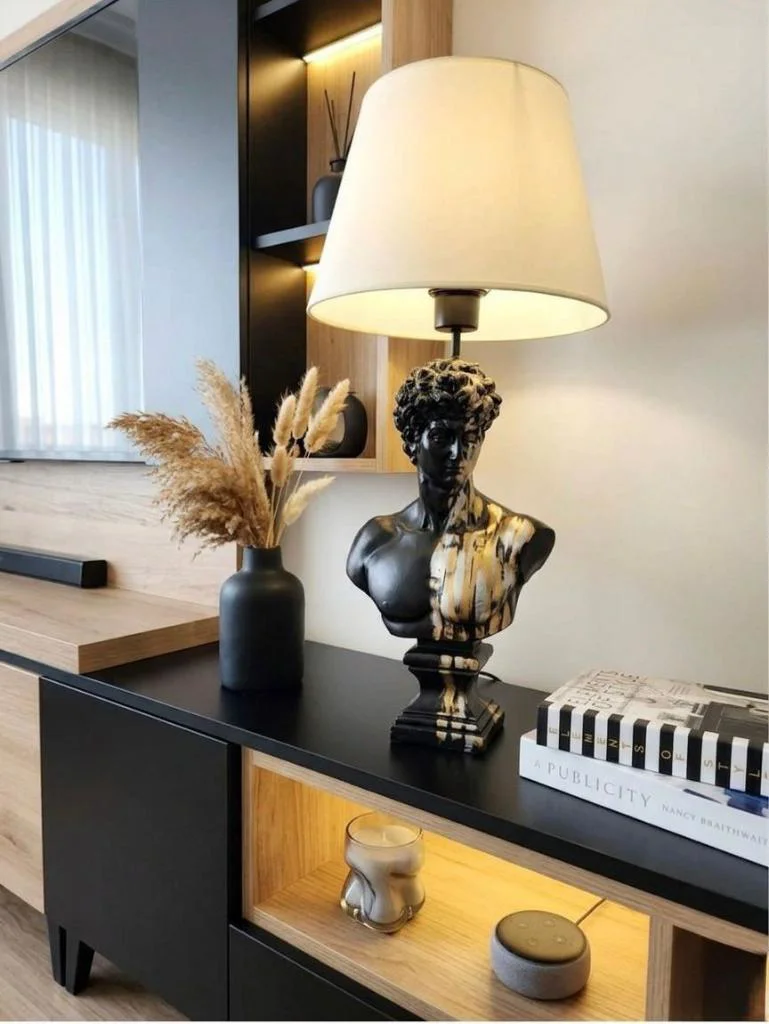 Modern Siyah Gold Detaylı Büst Abajur Dvut Davit Heykel  – Beyaz 