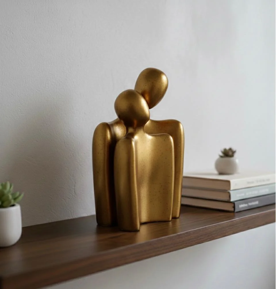 Modern Tasarım 2 Li Soyut Gold Dekoratif Obje - Kucaklaşan Aşıkla