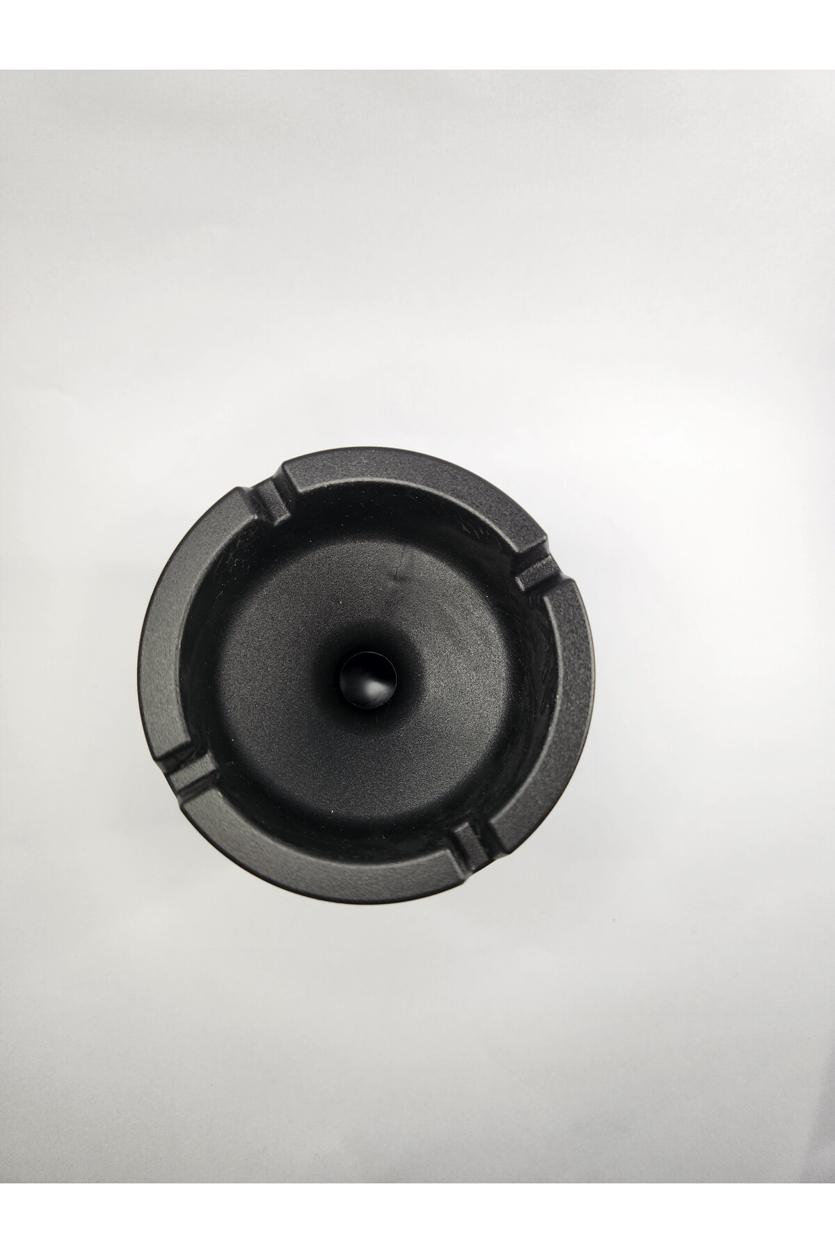 Modern ve Pratik: Kendiliğinden Sönen Kokusuz Küllük - Plastik Ma