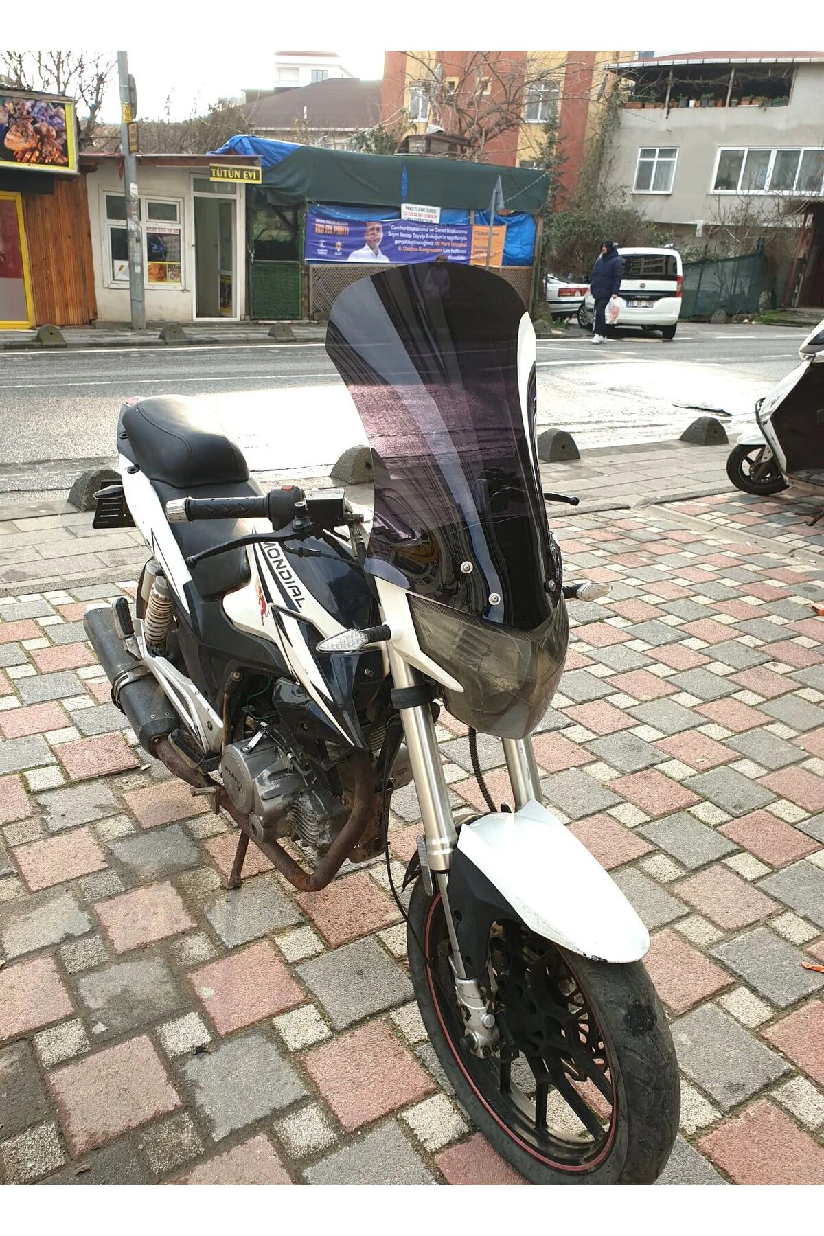 Mondial 180 Z One S Ön Cam 58cm 2014-2022 Model Siyah Renkli