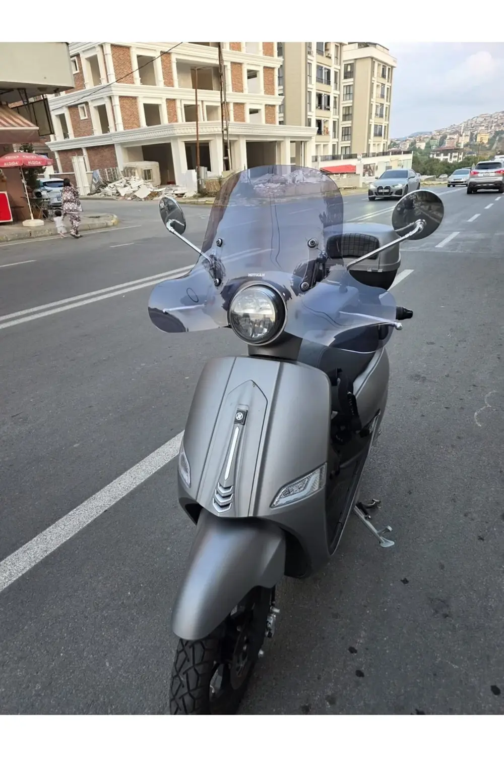 Mondial Exon 125 Ön Cam 2023-2025 Model 39cm Füme Renkli 4mm Elci
