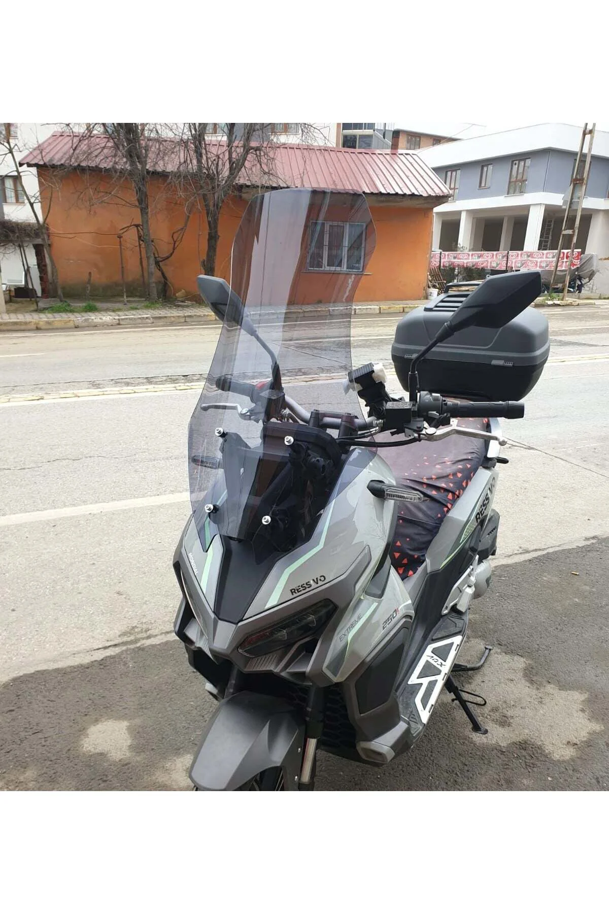 Mondial Ressivo 250 Ön Cam 2023-2026 Model 68cm Füme Renkli 4mm