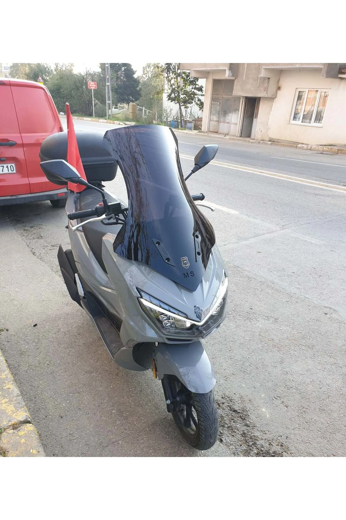 Mondial Strada 125 Ön Cam 2023-2026 Model 75cm Siyah Renkli 4mm U
