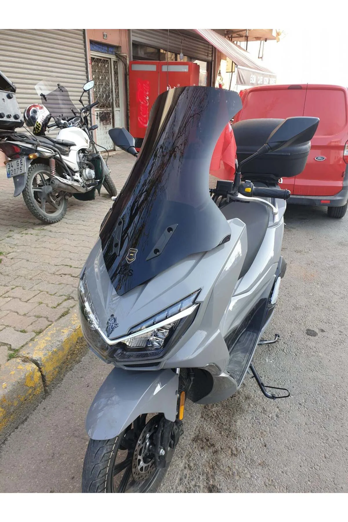 Mondial Strada 125 Ön Cam 2023-2026 Model 75cm Siyah Renkli 4mm U