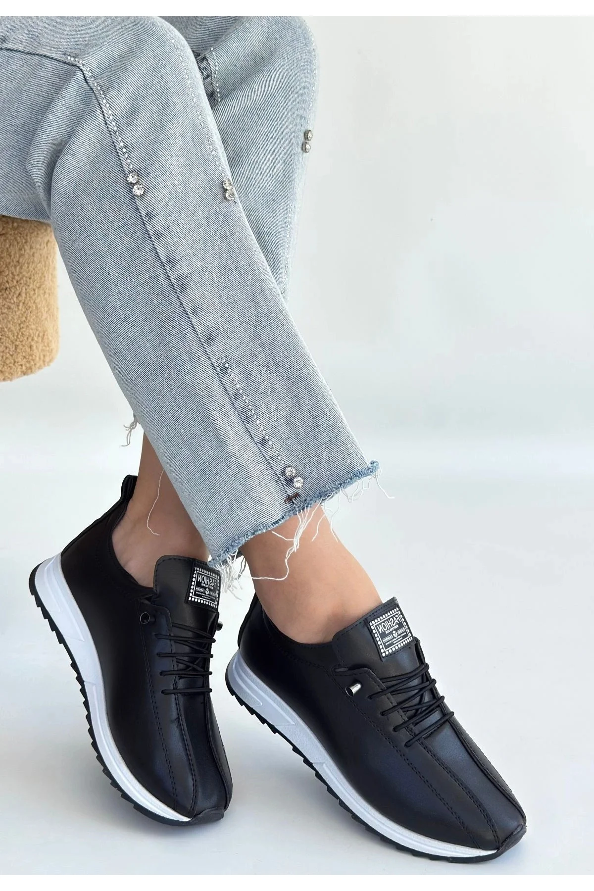Monya Siyah Cilt Bağcıklı Spor Ayakkabı