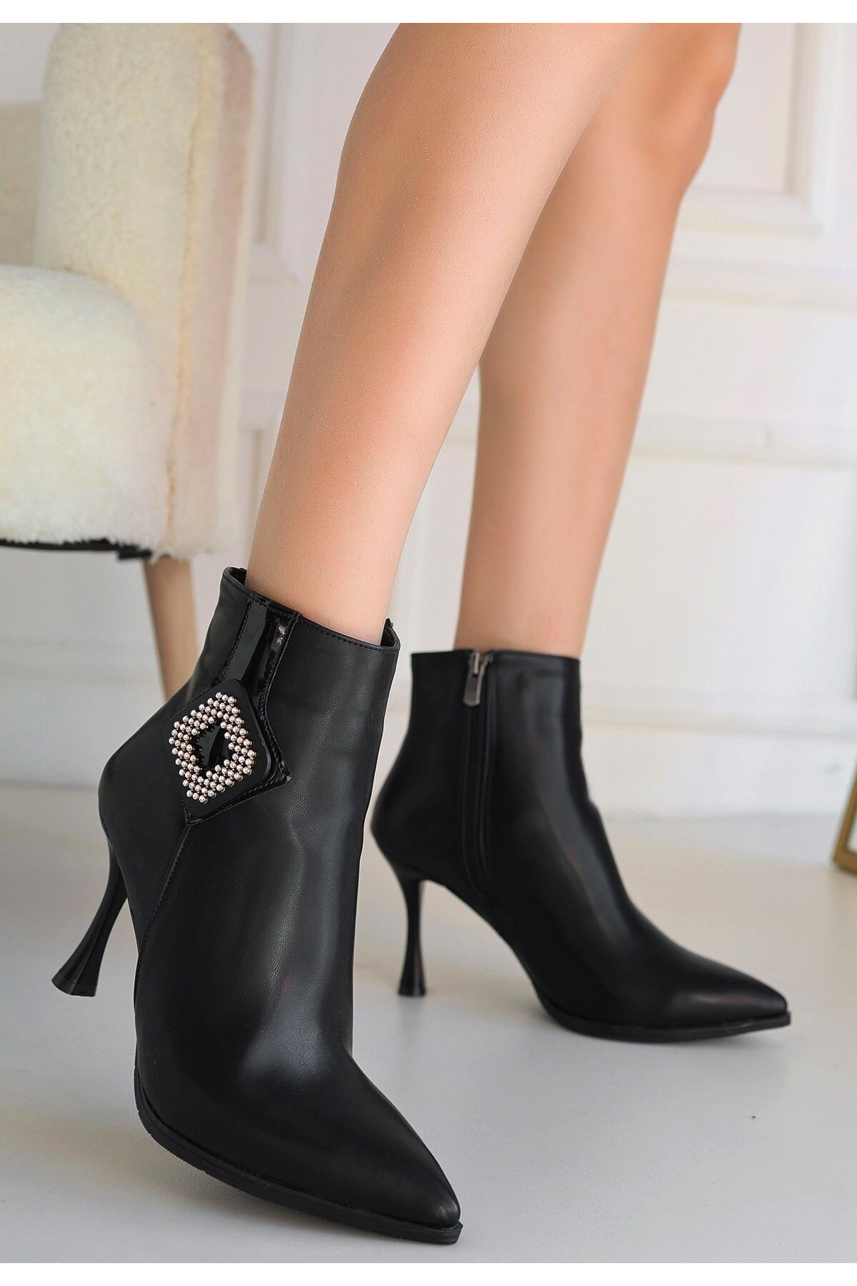 Moose Siyah Cilt Topuklu Bot - Lisinya
