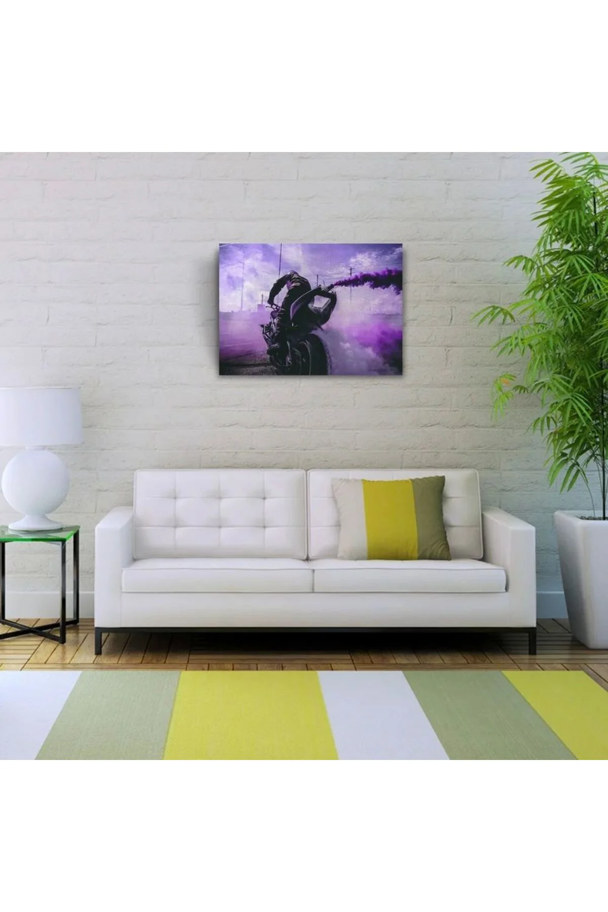 Mor Dumanlar saçan Motosiklet ve Sürücüsü Kanvas Tablo 50 x 70