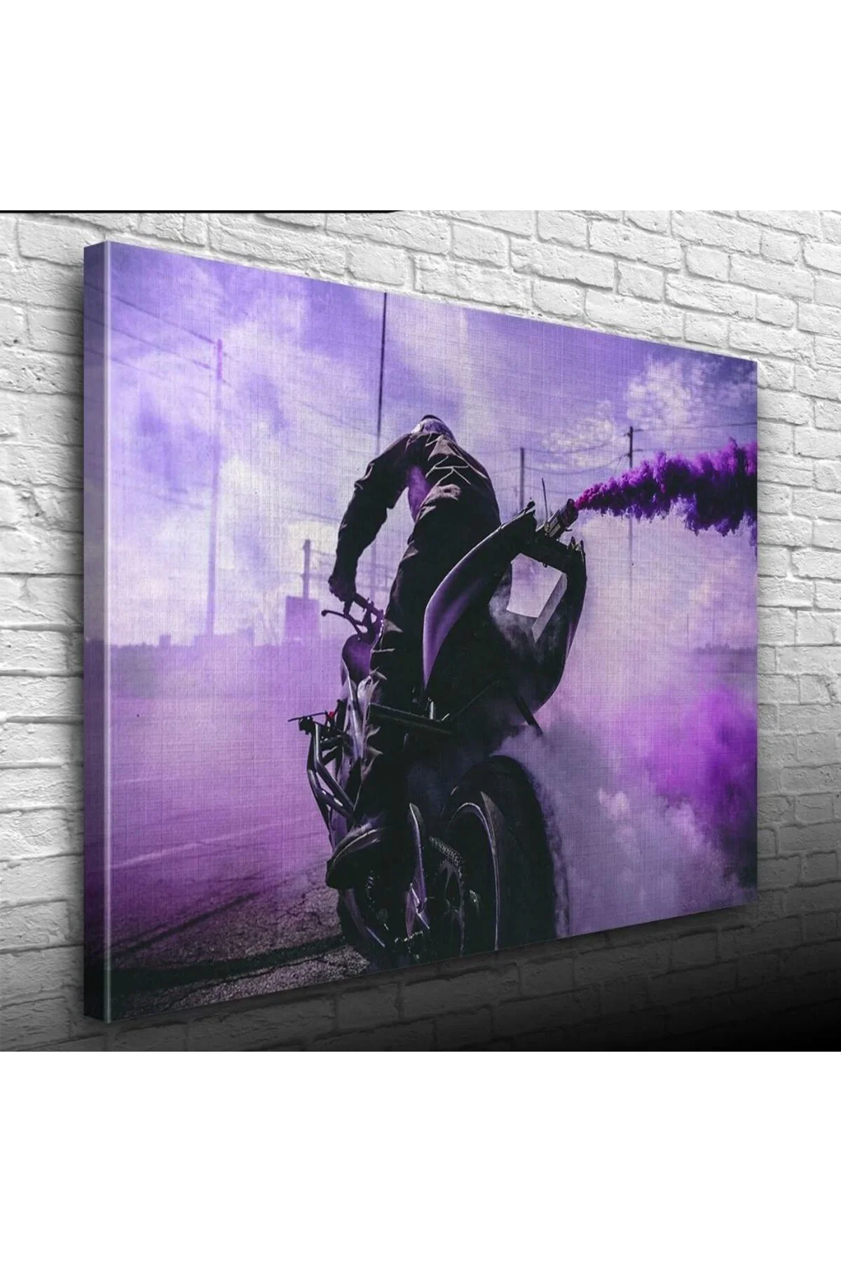 Mor Dumanlar saçan Motosiklet ve Sürücüsü Kanvas Tablo 50 x 70