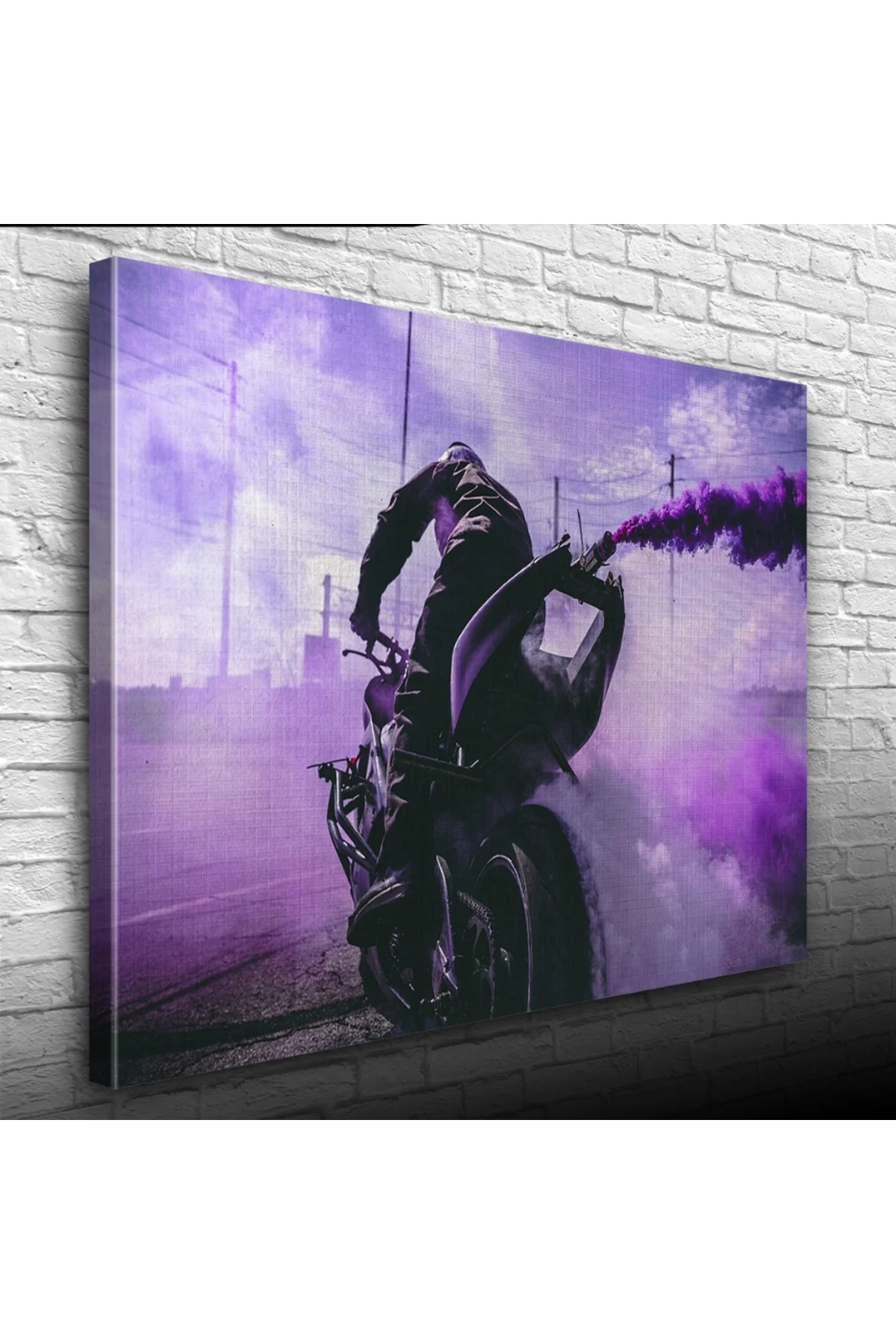 Mor Dumanlar saçan Motosiklet ve Sürücüsü Kanvas Tablo 50 x 70