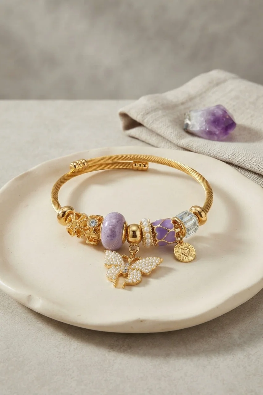 Mor Kelebek Model Gold Renk Charmlı Bileklik - Lisinya Diğer