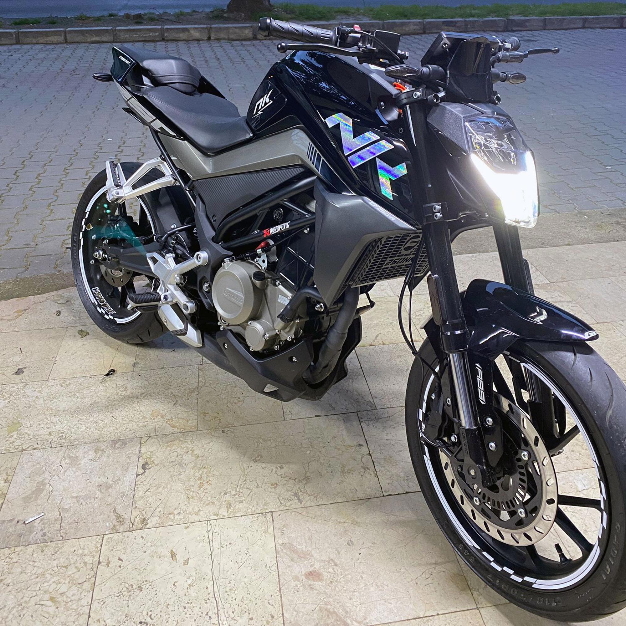 Moto GP Yarış Bayraklı Süt Beyaz Jant Şeridi Sticker Çınar Extrem