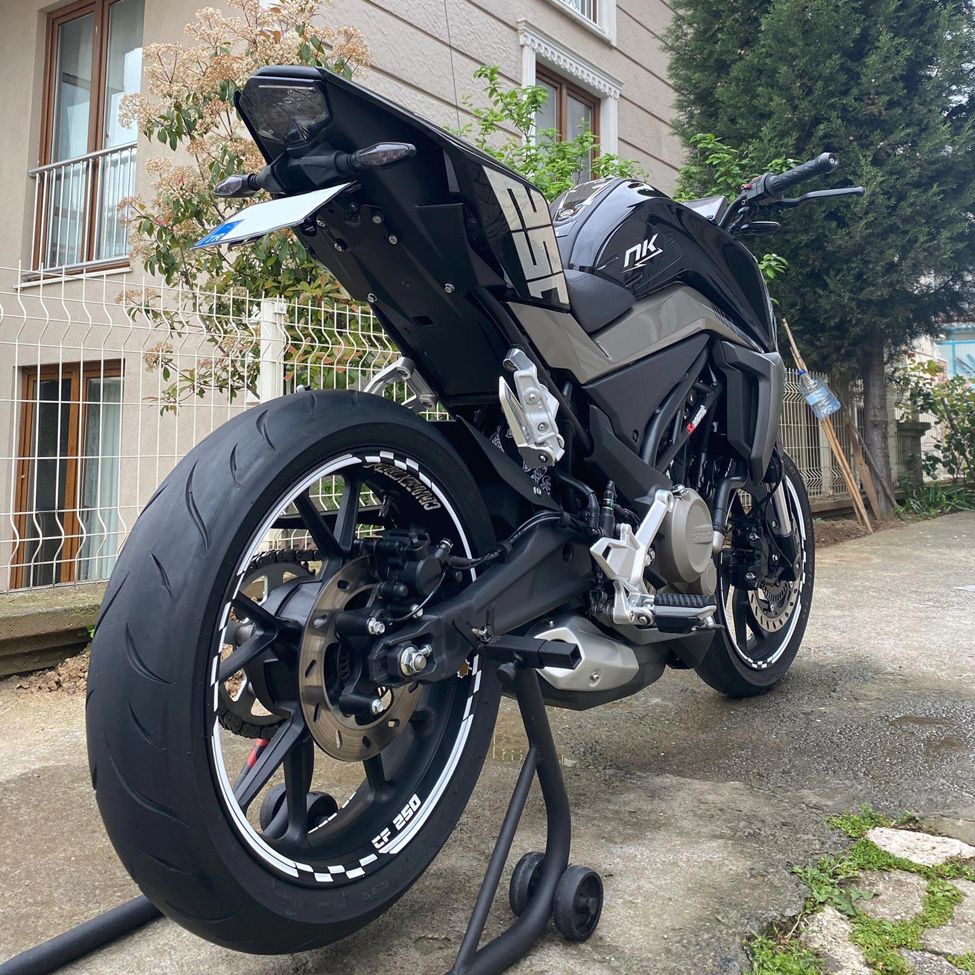 Moto GP Yarış Bayraklı Süt Beyaz Jant Şeridi Sticker Çınar Extrem
