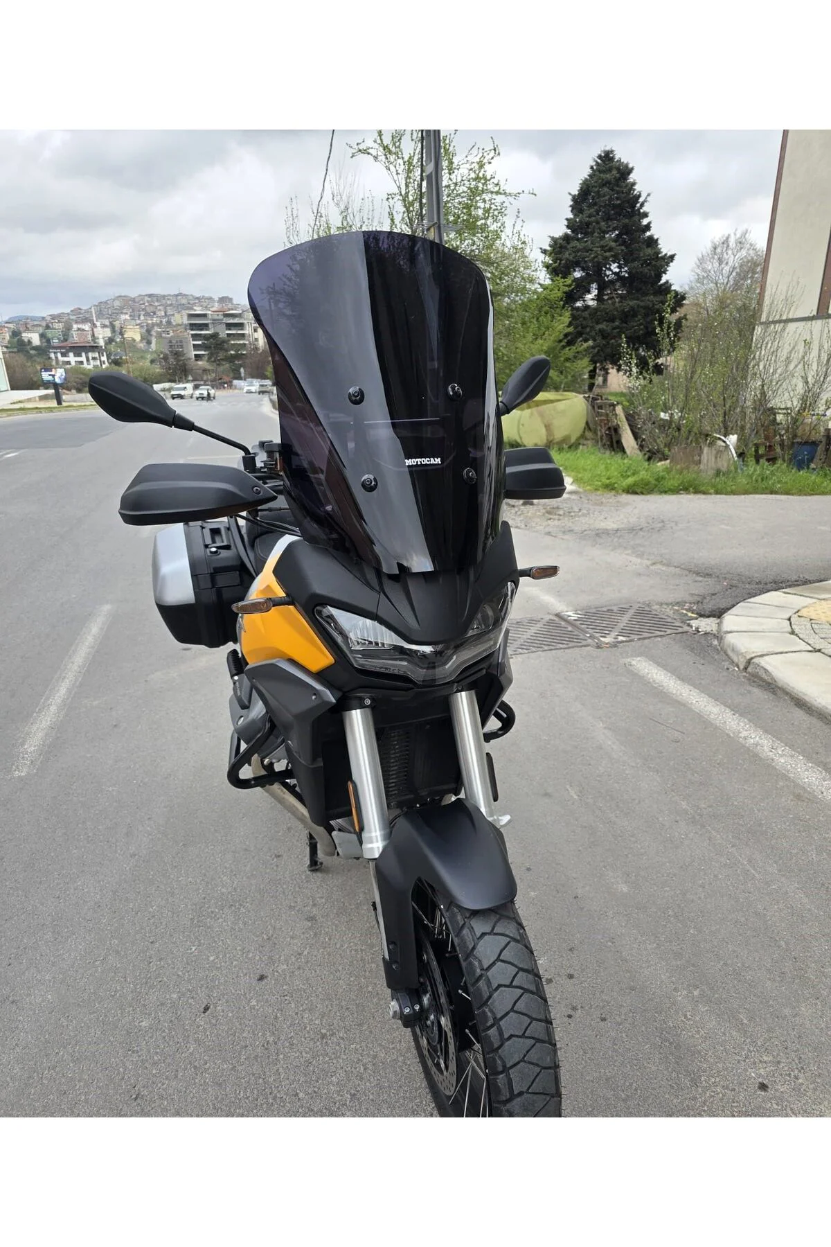 Moto Guzzi V100 Mandello Ön Cam 2022-2026 Model 57cm Siyah Renkli 4mm