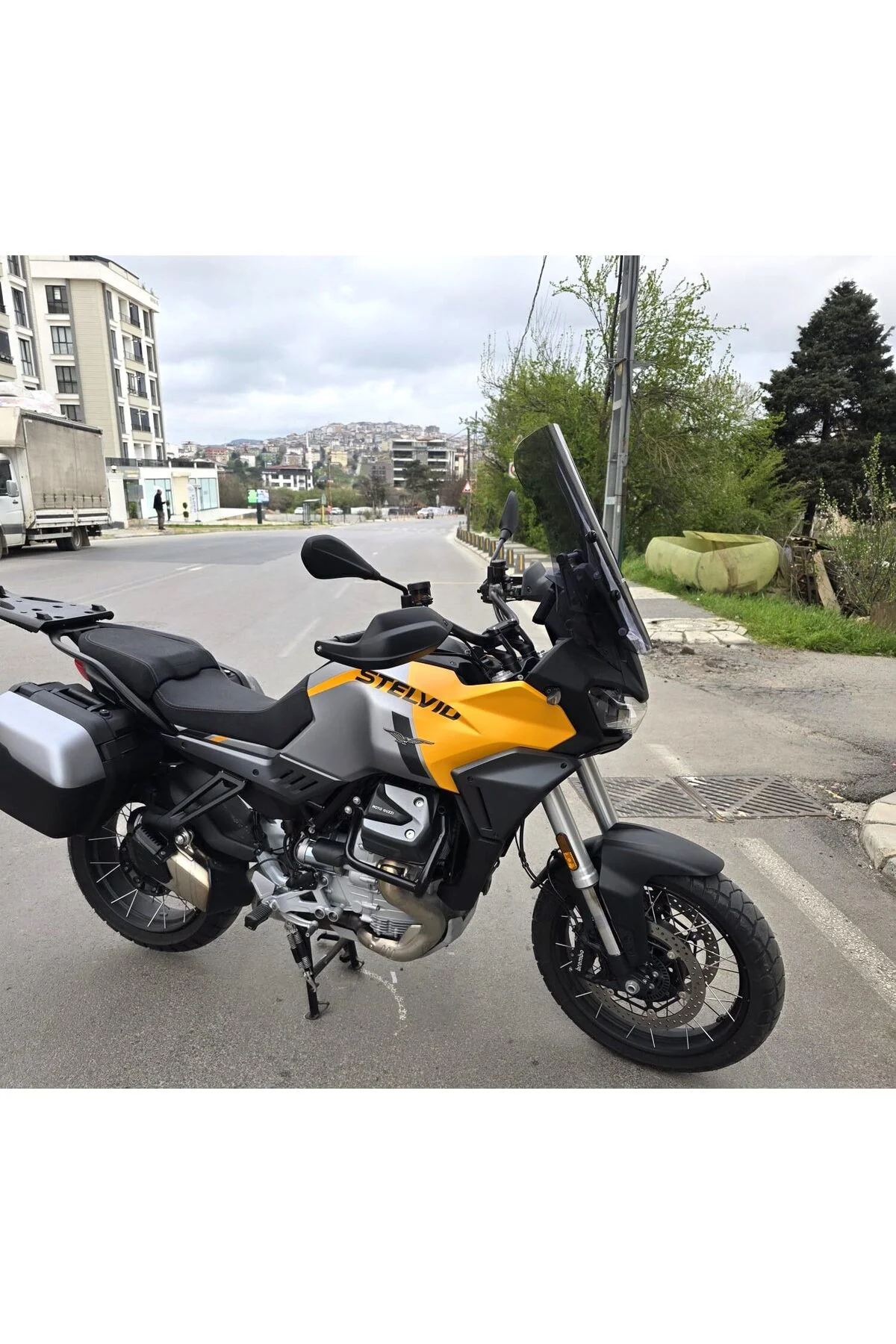 Moto Guzzi V100 Mandello Ön Cam 2022-2026 Model 57cm Füme Renkli 4mm