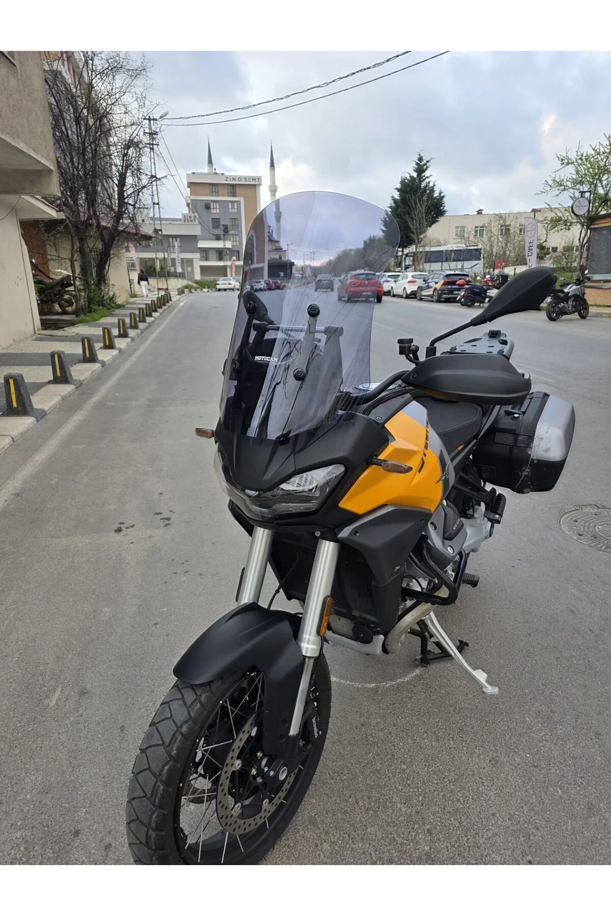 Moto Guzzi V100 Mandello Ön Cam 2022-2026 Model 57cm Füme Renkli 4mm