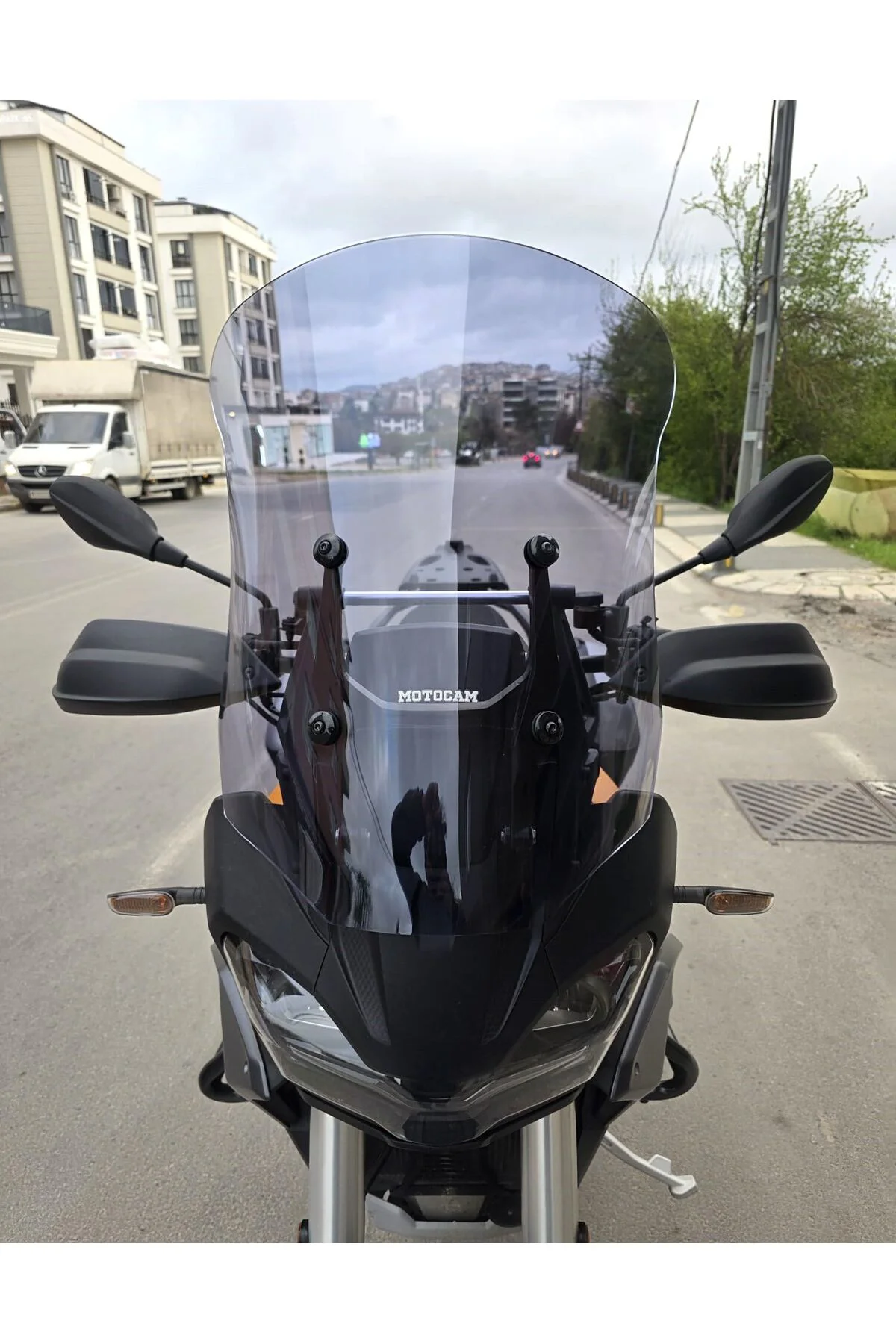 Moto Guzzi V100 Mandello Ön Cam 2022-2026 Model 57cm Füme Renkli 4mm